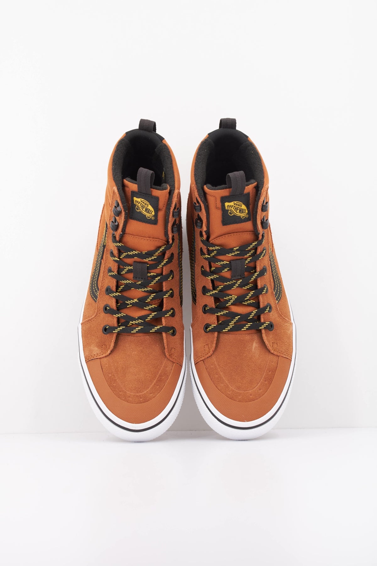 VANS SK8-HI WATERPROOF VN000DAQN1Z1 en color MARRON (3)