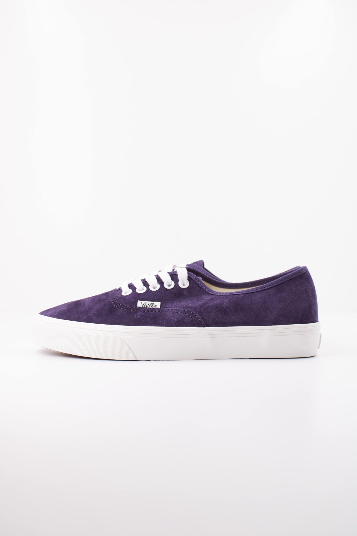VANS AUTHENTIC VN000D7YGRE1 en color VIOLETA (1)