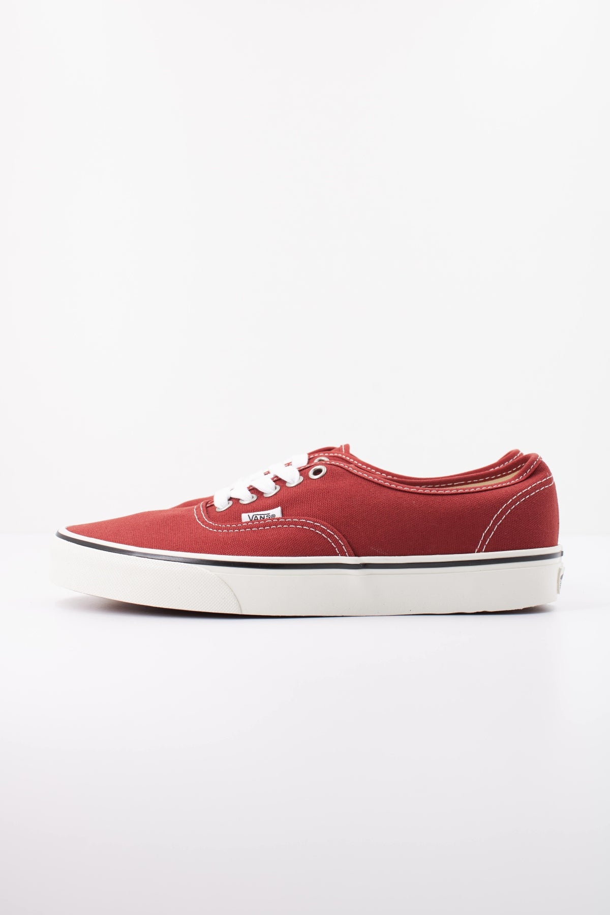 VANS AUTHENTIC en color ROJO (1)