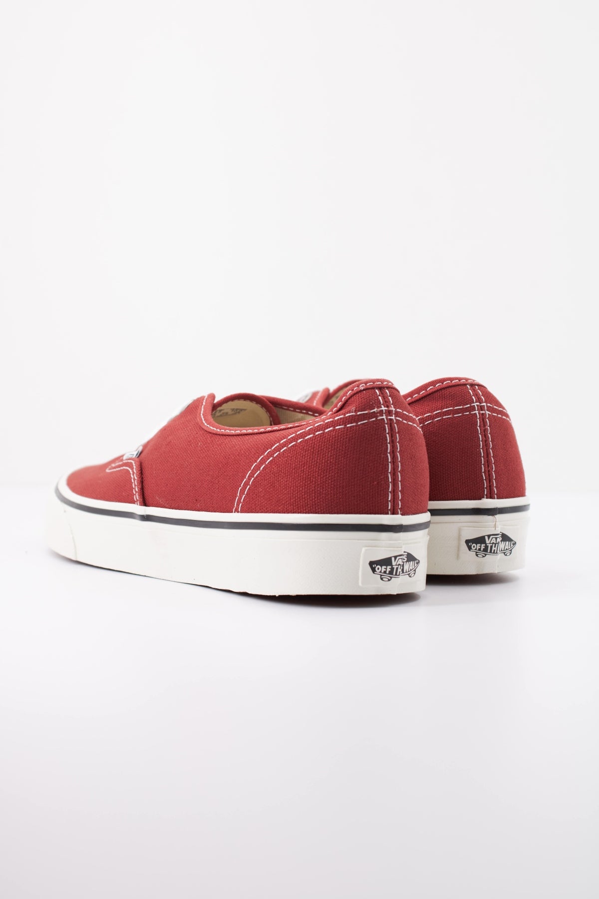 VANS AUTHENTIC en color ROJO (4)