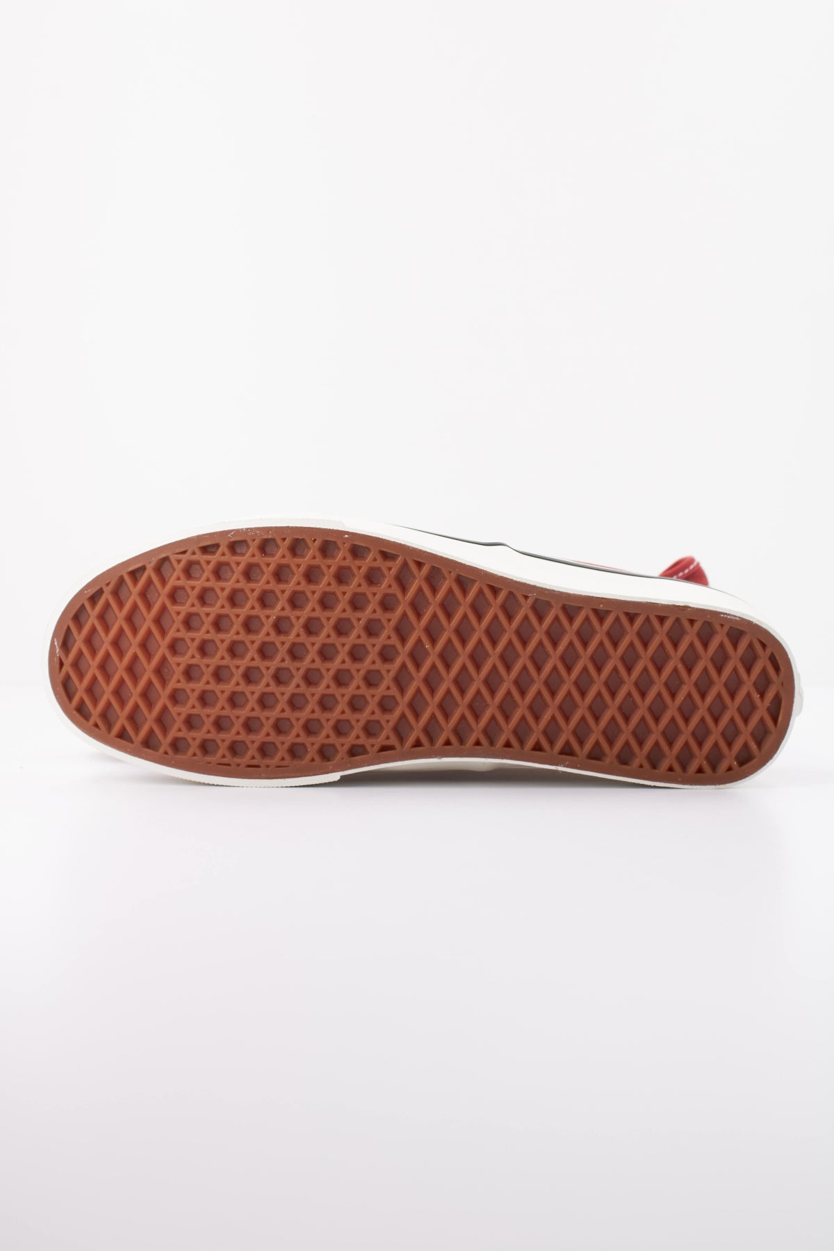 VANS AUTHENTIC en color ROJO (5)