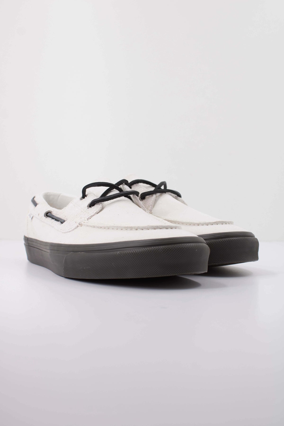 VANS VN000Z96CJ71 2-EYELET BOAT SHOE en color BLANCO (2)