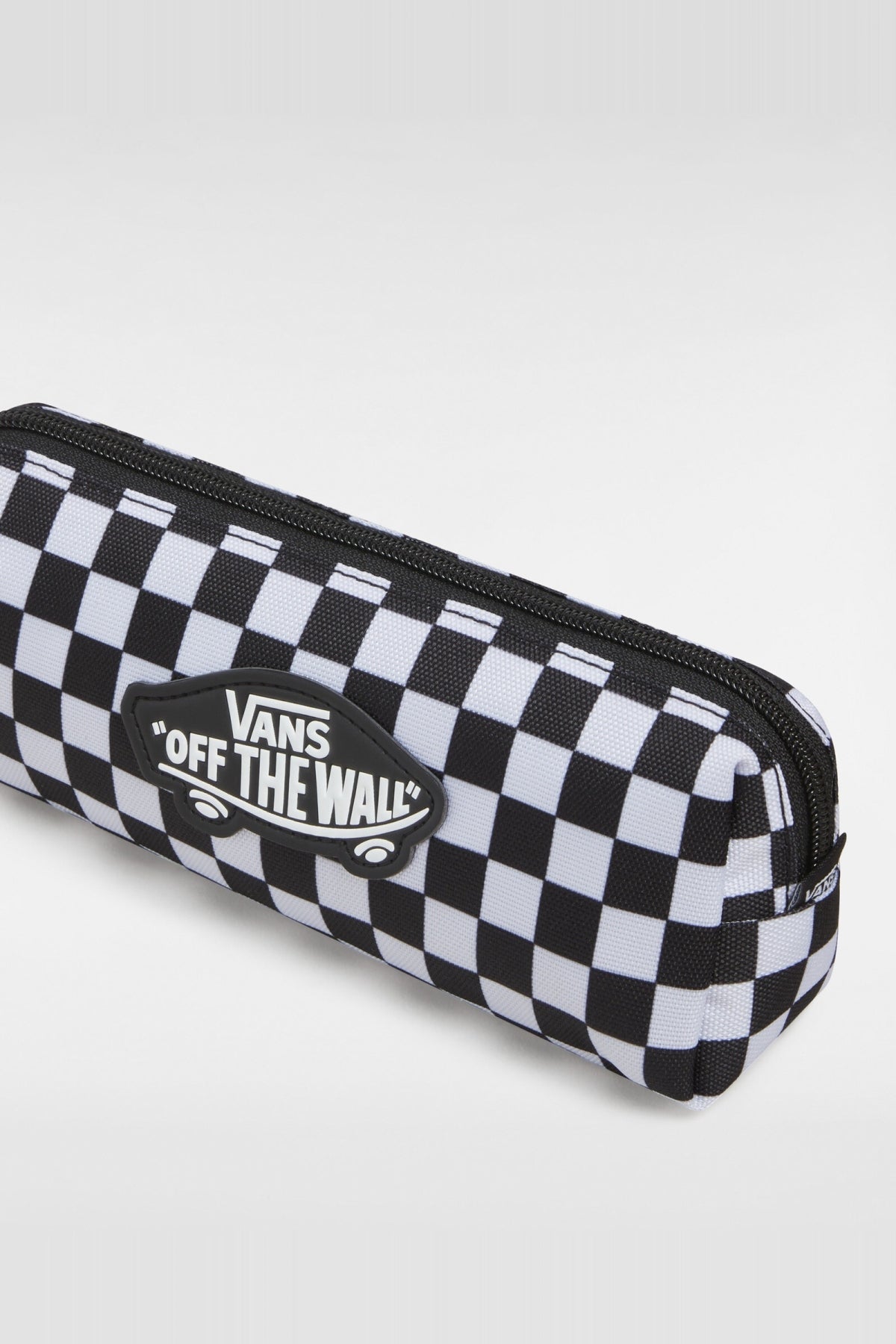 VANS VN000H58Y281 OLD SKOOL PENCIL POUCH en color NEGRO (3)