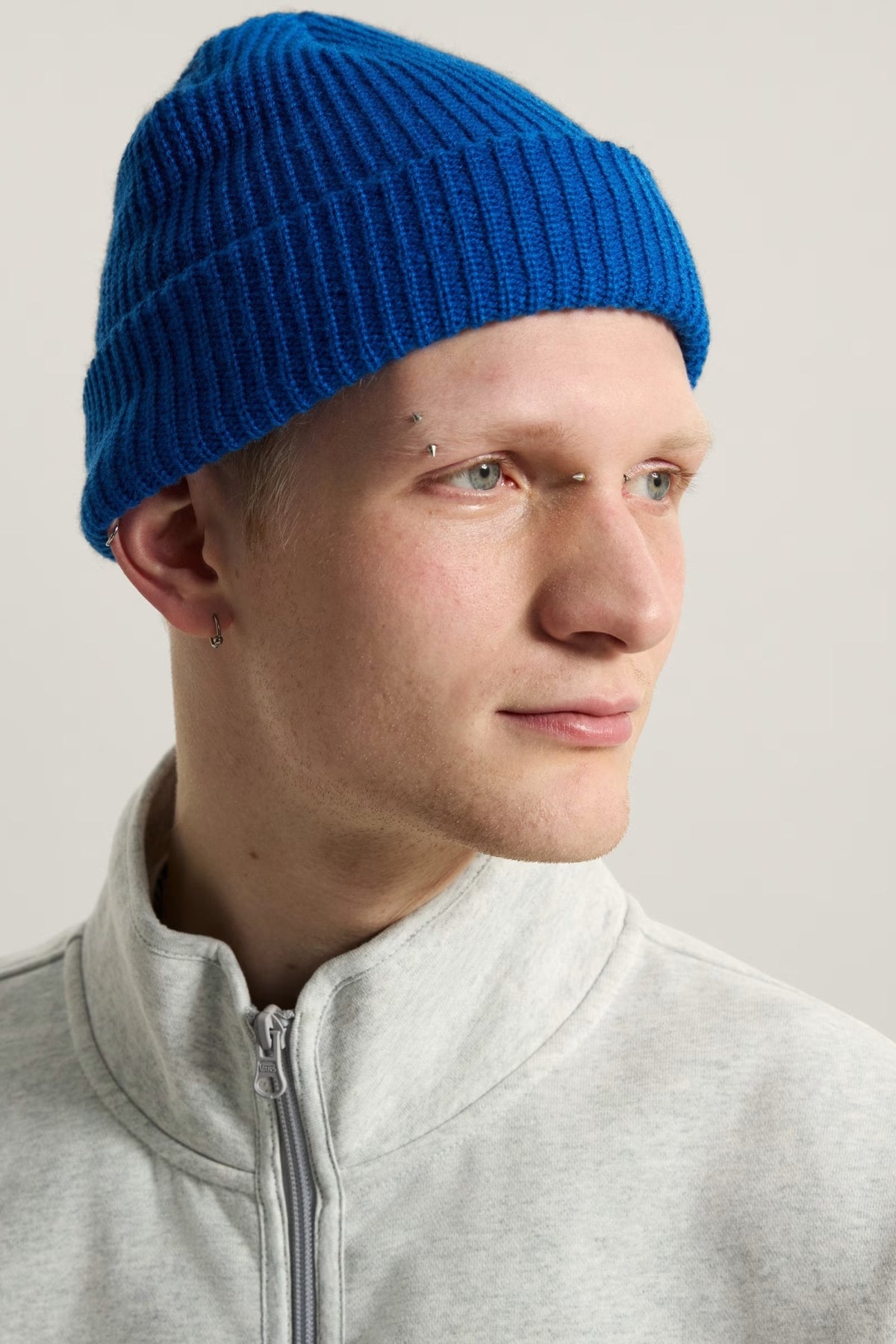 VANS VN000Q1G10Z1 CORE BASIC CUFF BEANIE en color  (1)