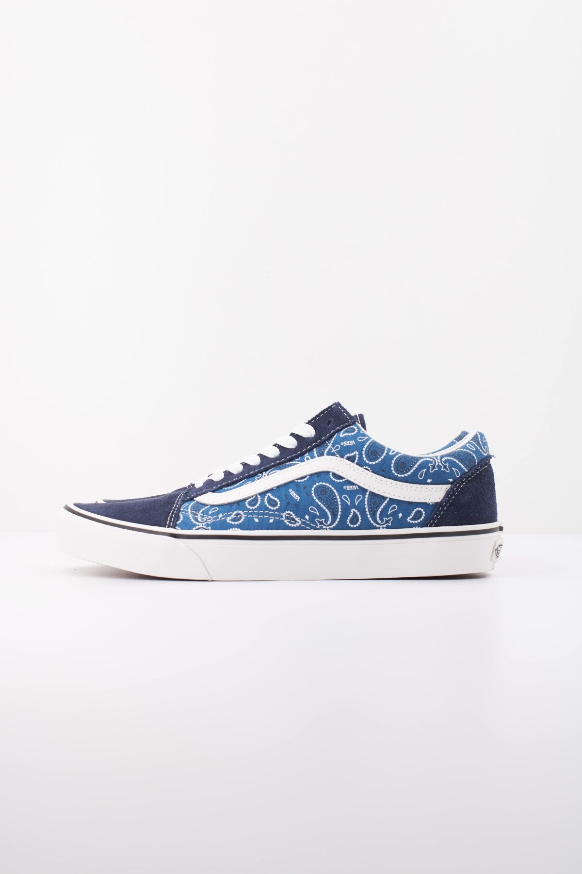 VANS OLD SKOOL PAISLEY VN000E9TNVY1 en color AZUL (1)