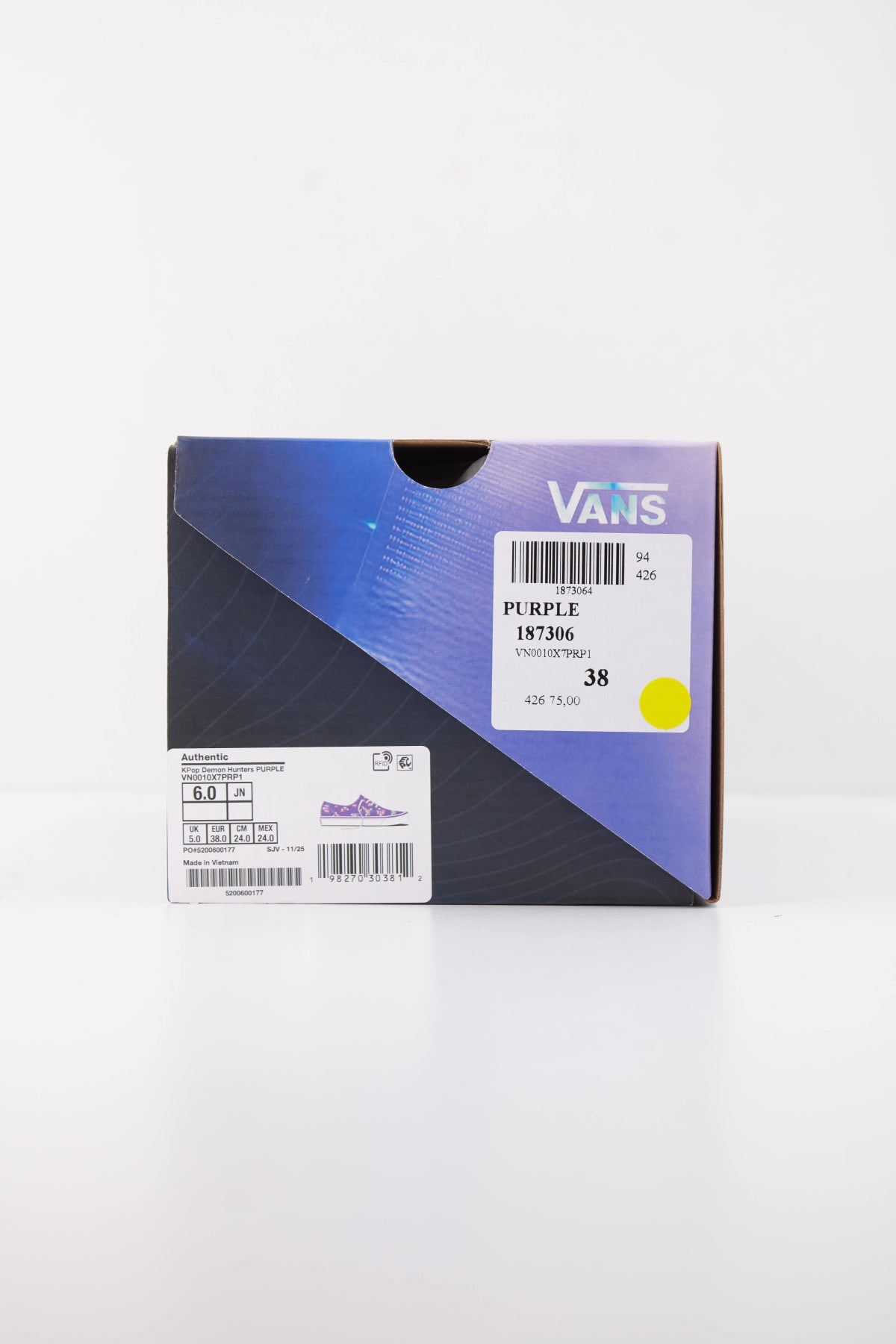 VANS VN0010X7PRP1 en color VIOLETA (6)