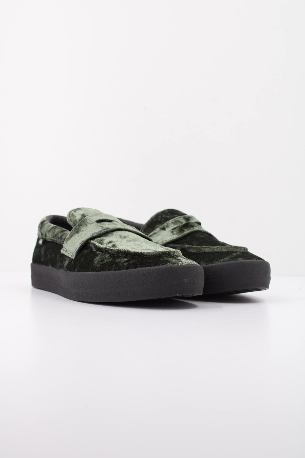 VANS SKATE LOAFER VELVET VN000Z3QTD81 en color VERDE (2)