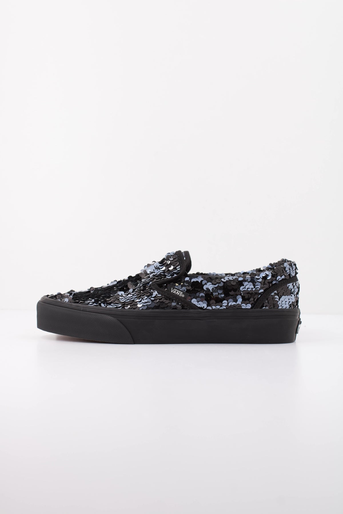 VANS CLASSIC SLIP-ON CHECKERBOARD VN0010W0DE21 en color NEGRO (1)