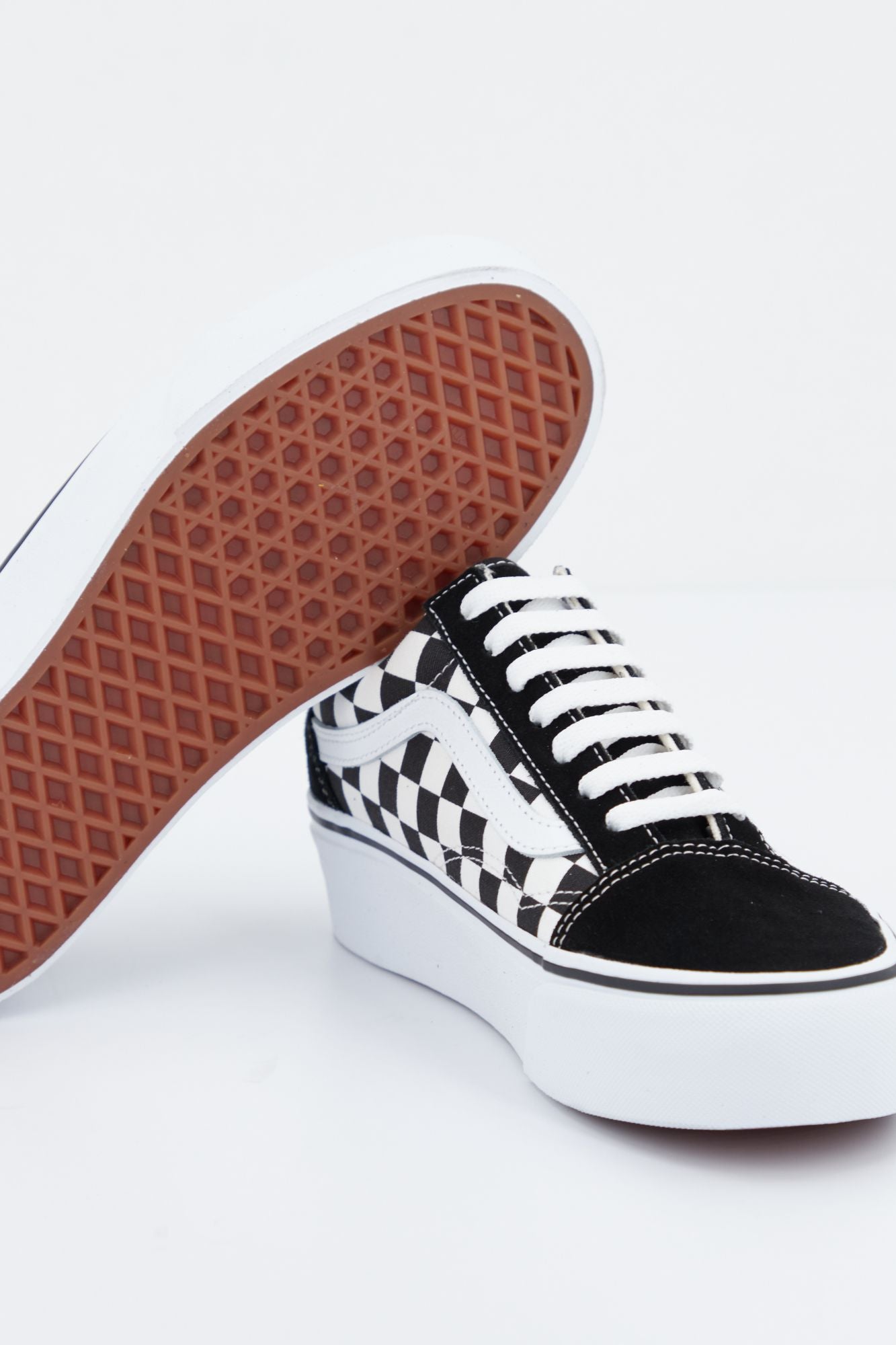 VANS OLD SKOOL PLATFORM en color NEGRO (4)