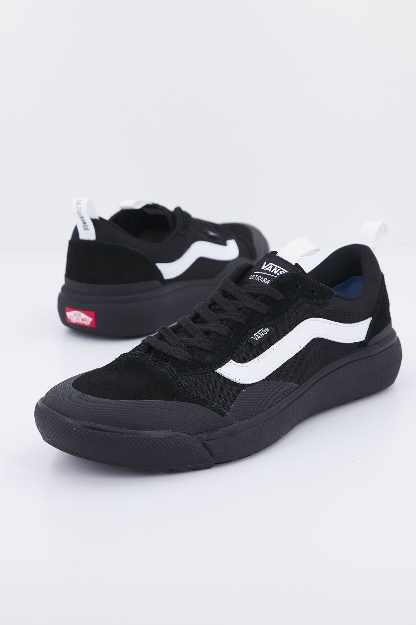 VANS UA ULTRARANGE EXO SE en color NEGRO (1)