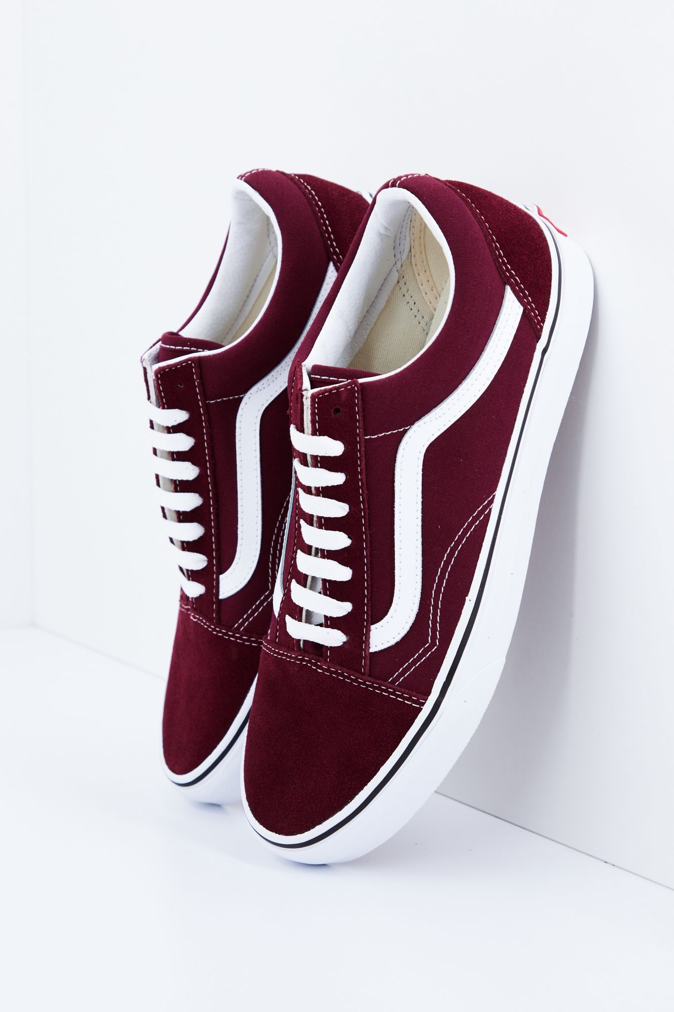 VANS VN0A38G15U71  en color BURDEOS (1)