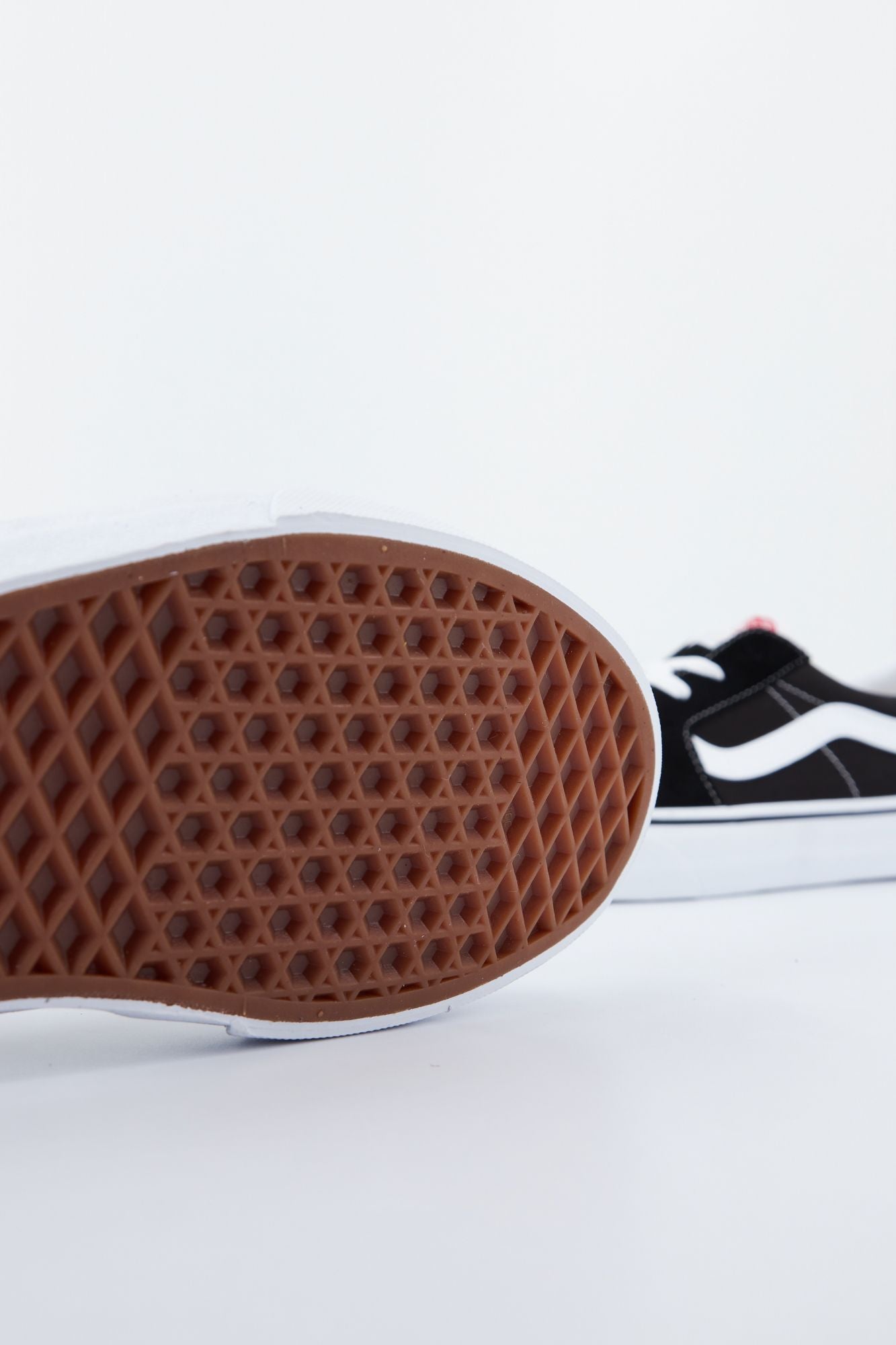 VANS SK8-LOW en color NEGRO (3)