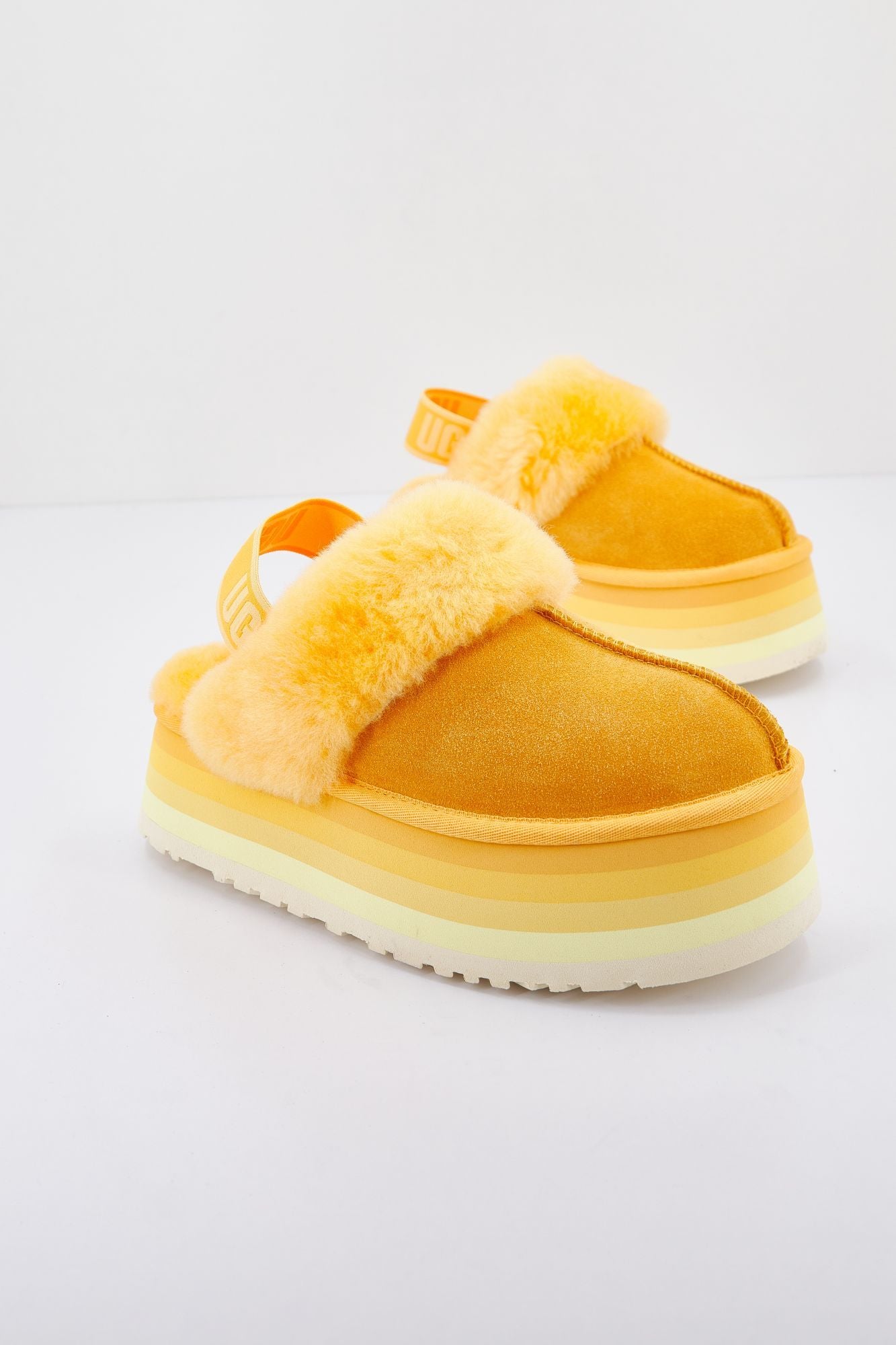 UGG FUNKETTE en color NARANJA (3)