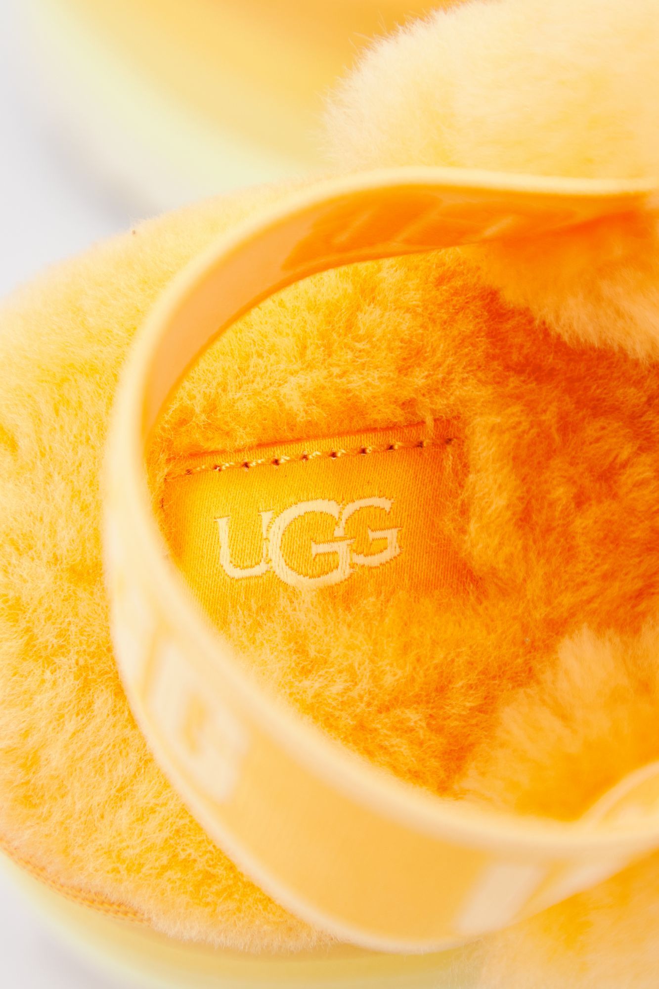 UGG FUNKETTE en color NARANJA (4)