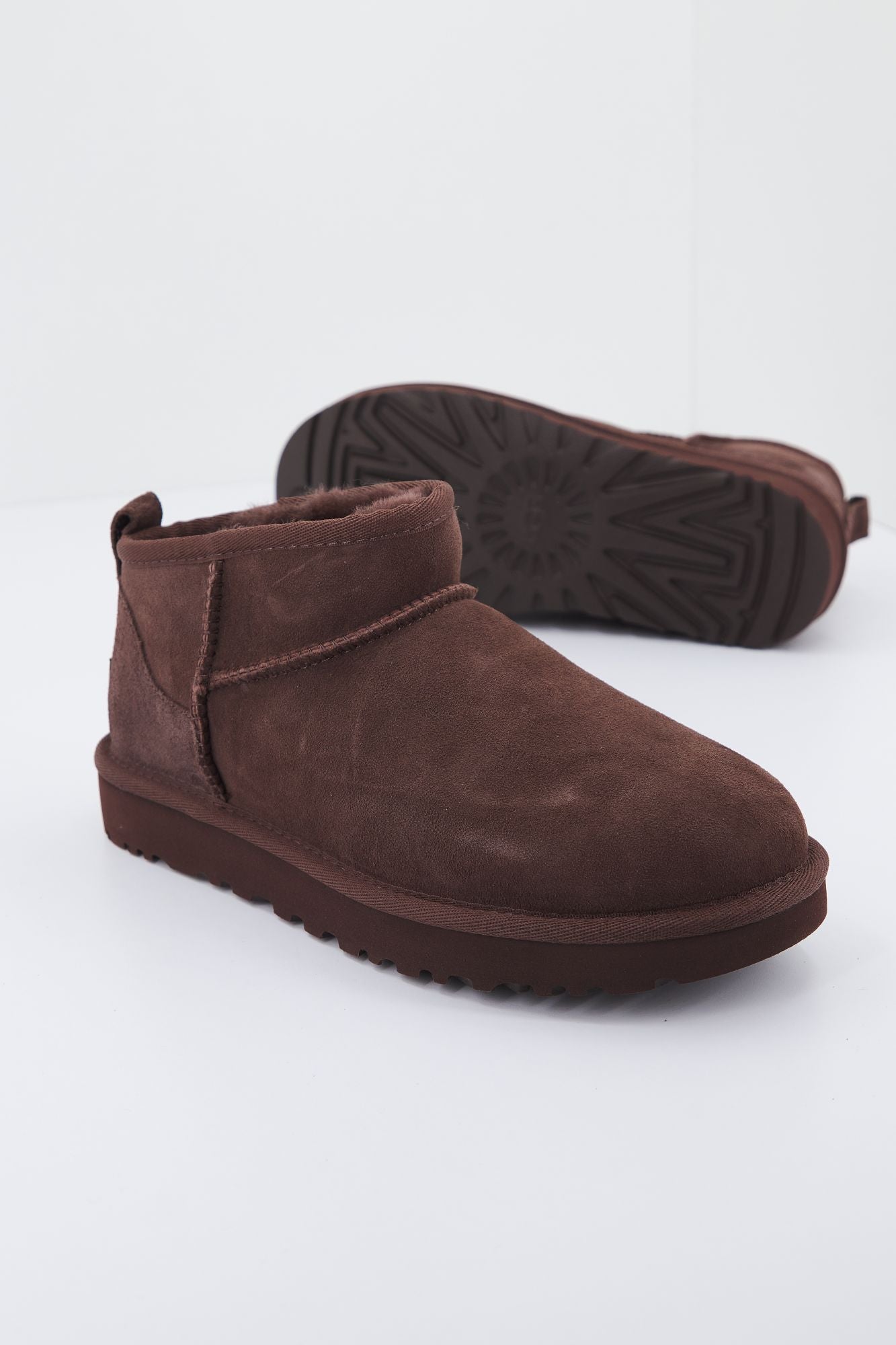 UGG W CLASSIC ULTRA MINI en color MARRON (1)