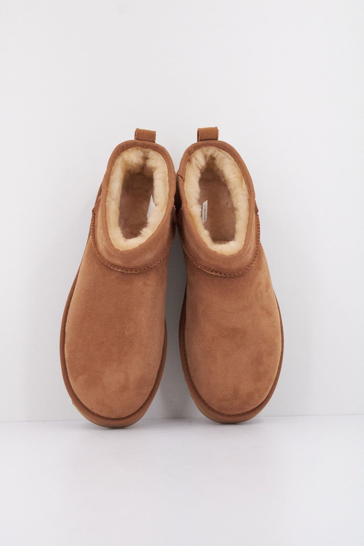 UGG W CLASSIC ULTRA MINI en color MARRON (3)