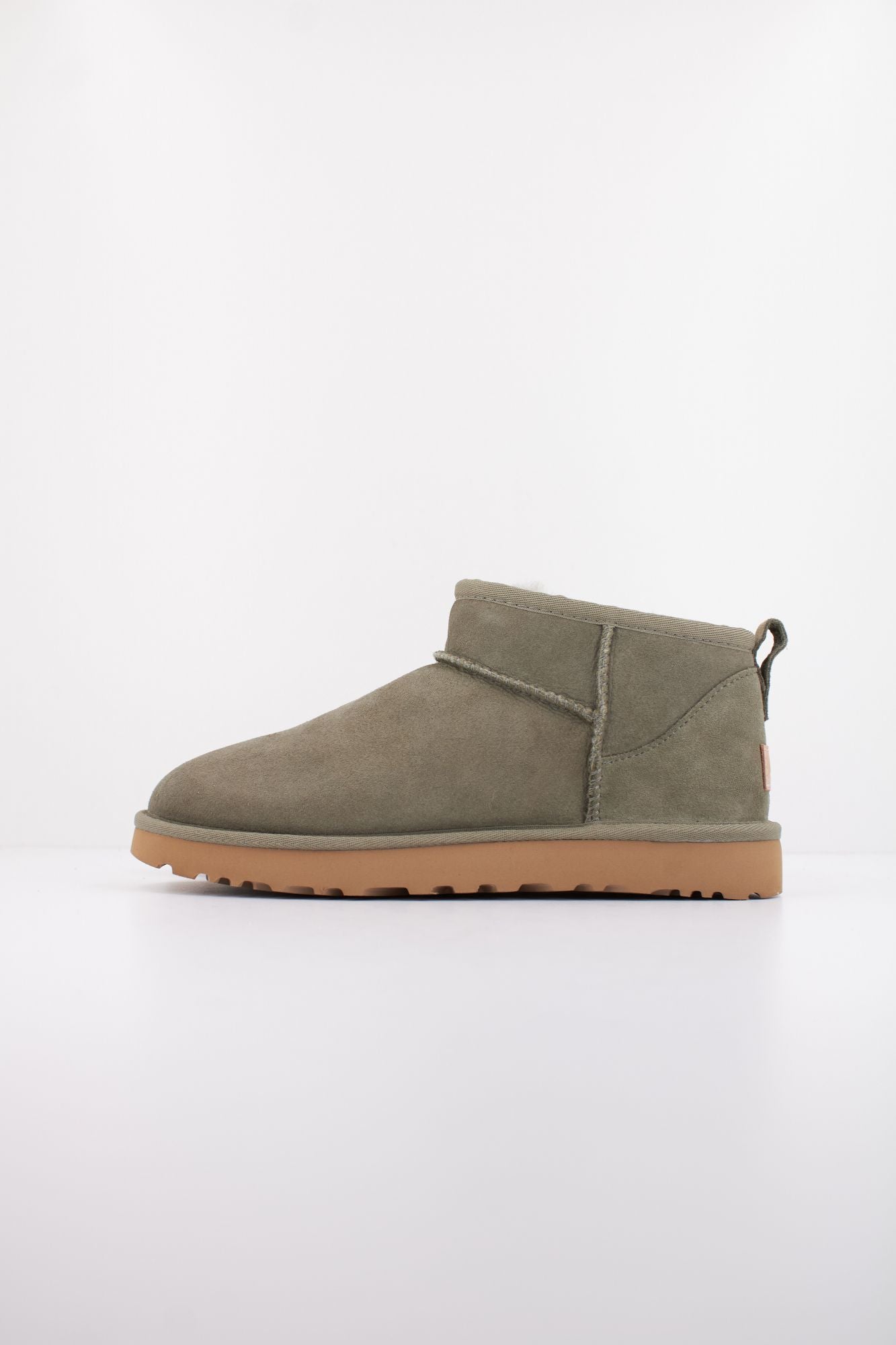 UGG W CLASSIC ULTRA MINI en color VERDE (1)