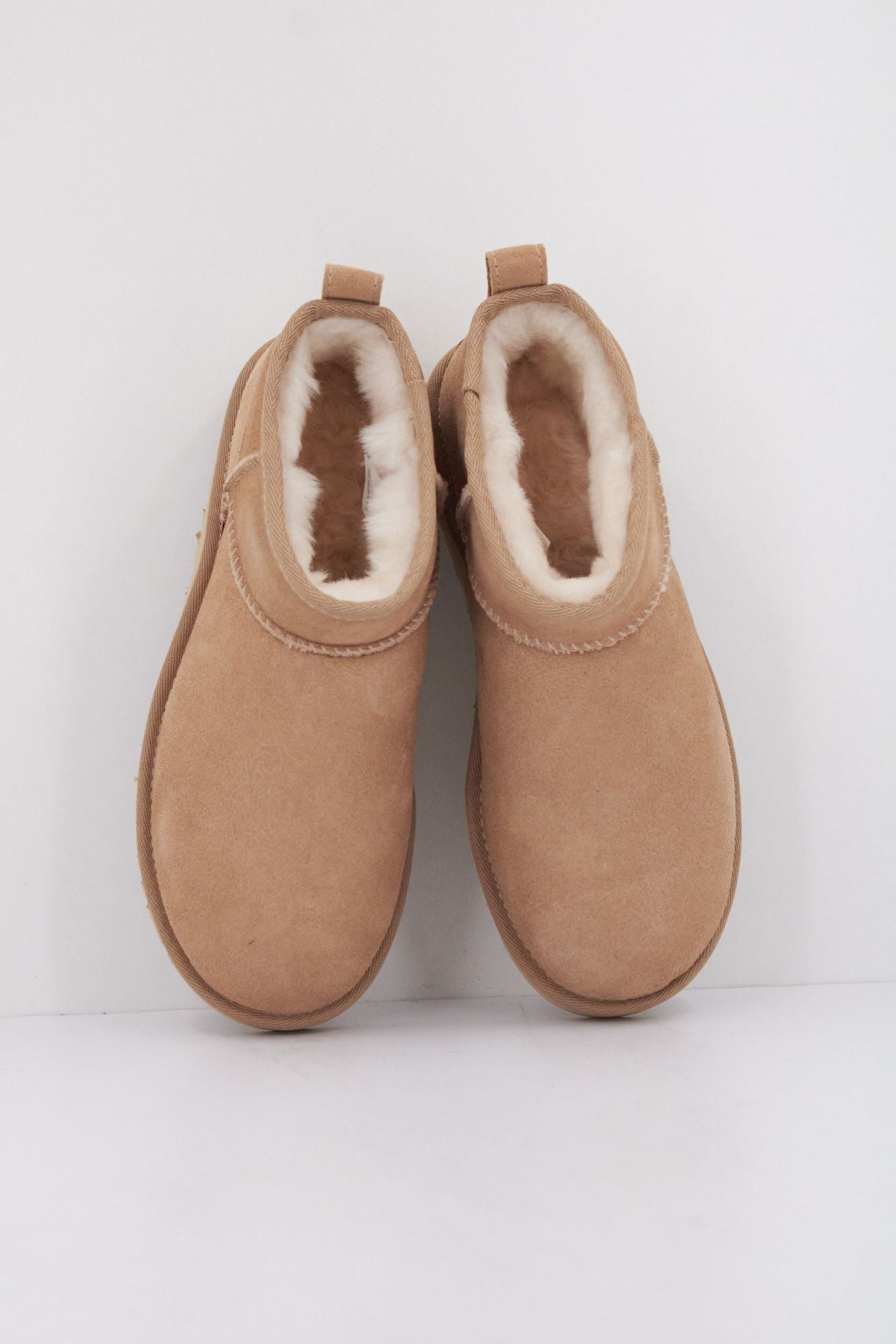 UGG W CLASSIC ULTRA MINI en color MARRON CLARO (3)