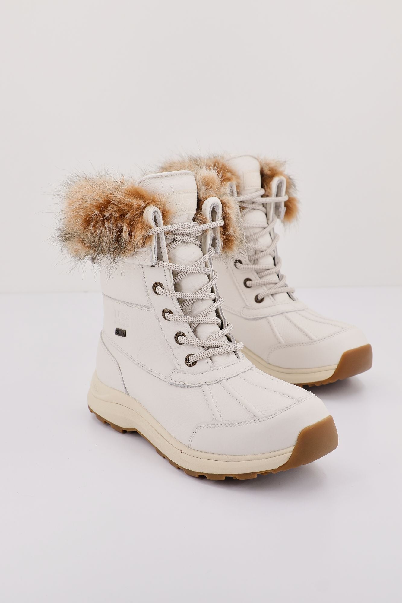 UGG W ADIRONDACK III TIPPED en color BLANCO (1)