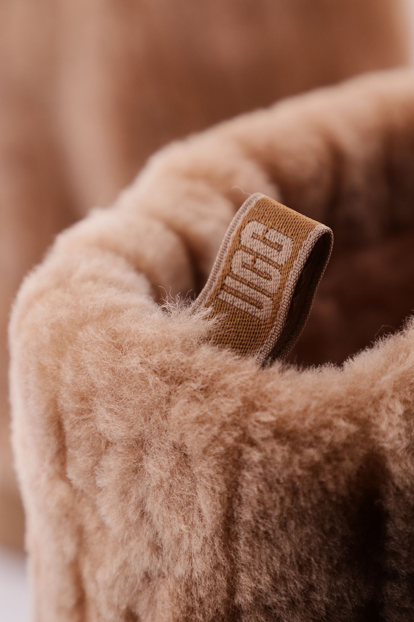 UGG W CLASSIC SHORT SHERPA COR en color MARRON (4)