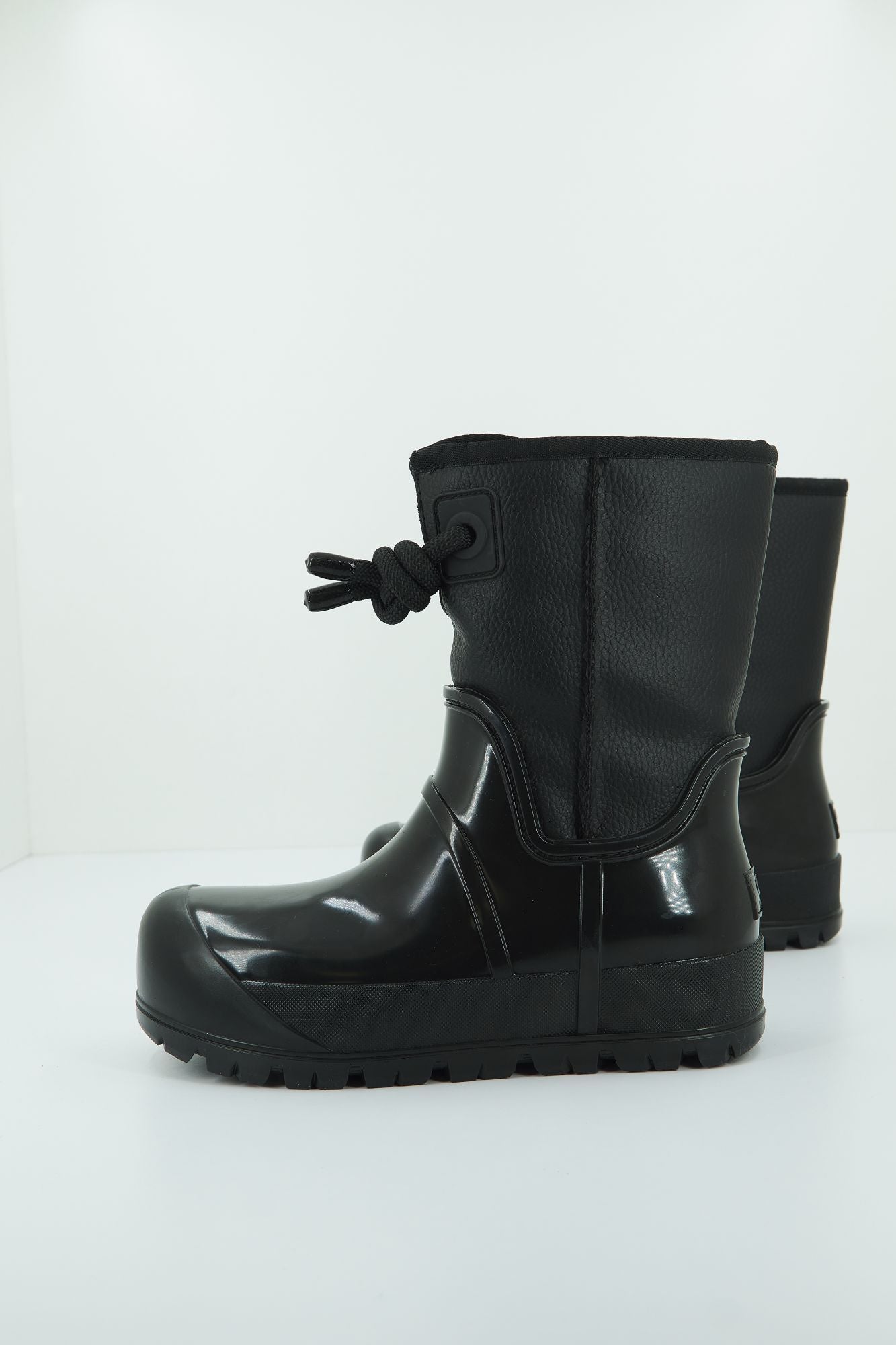 UGG  W RAINCLOUD LACE en color NEGRO (1)