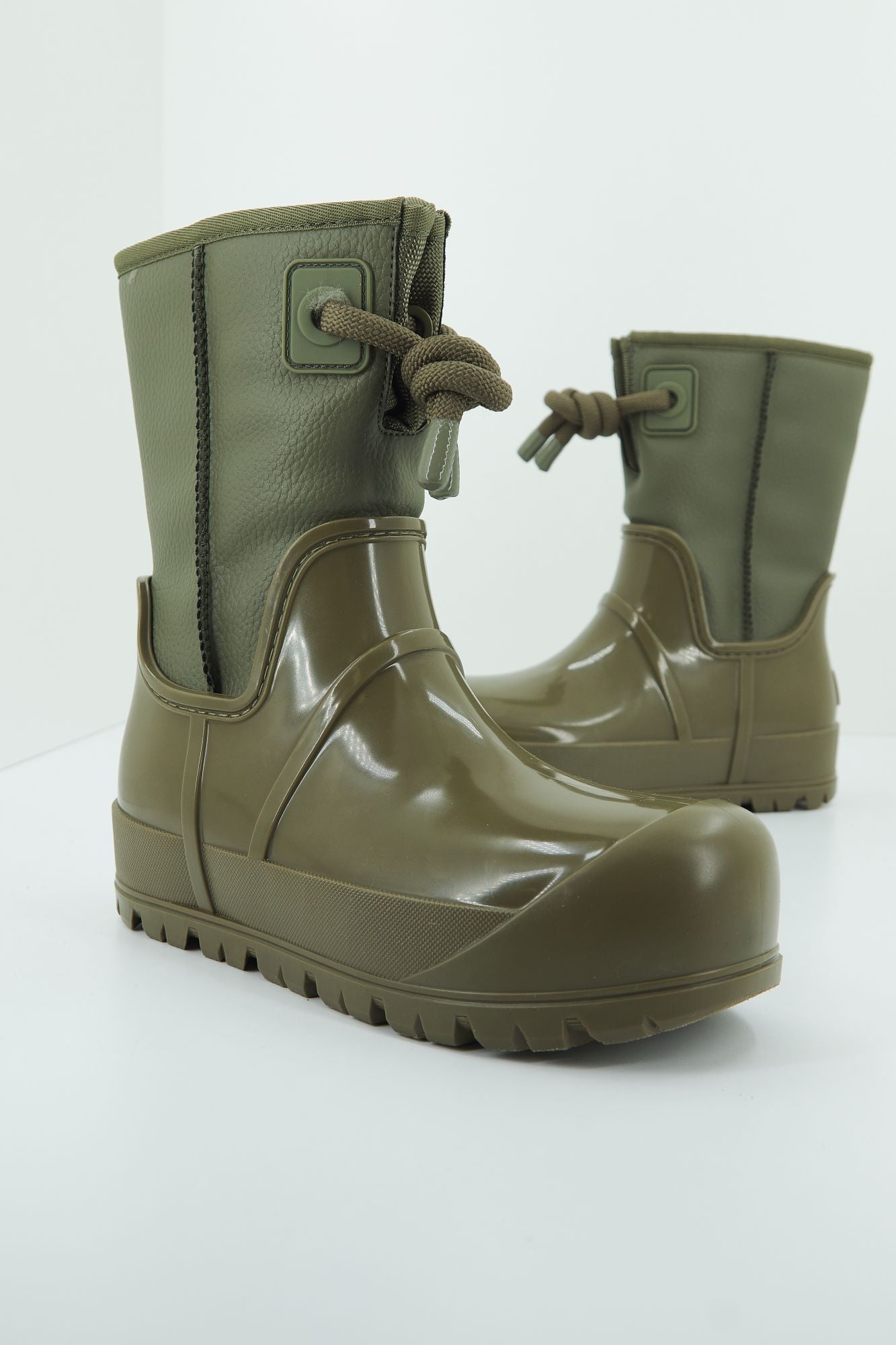 UGG W RAINCLOUD LACE en color VERDE (1)