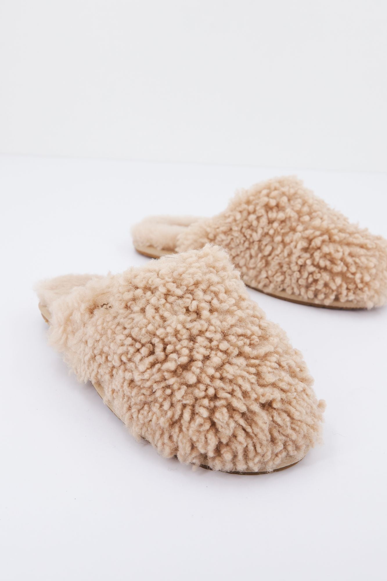 UGG W MAXI CURLY SLIDE en color MARRON (2)