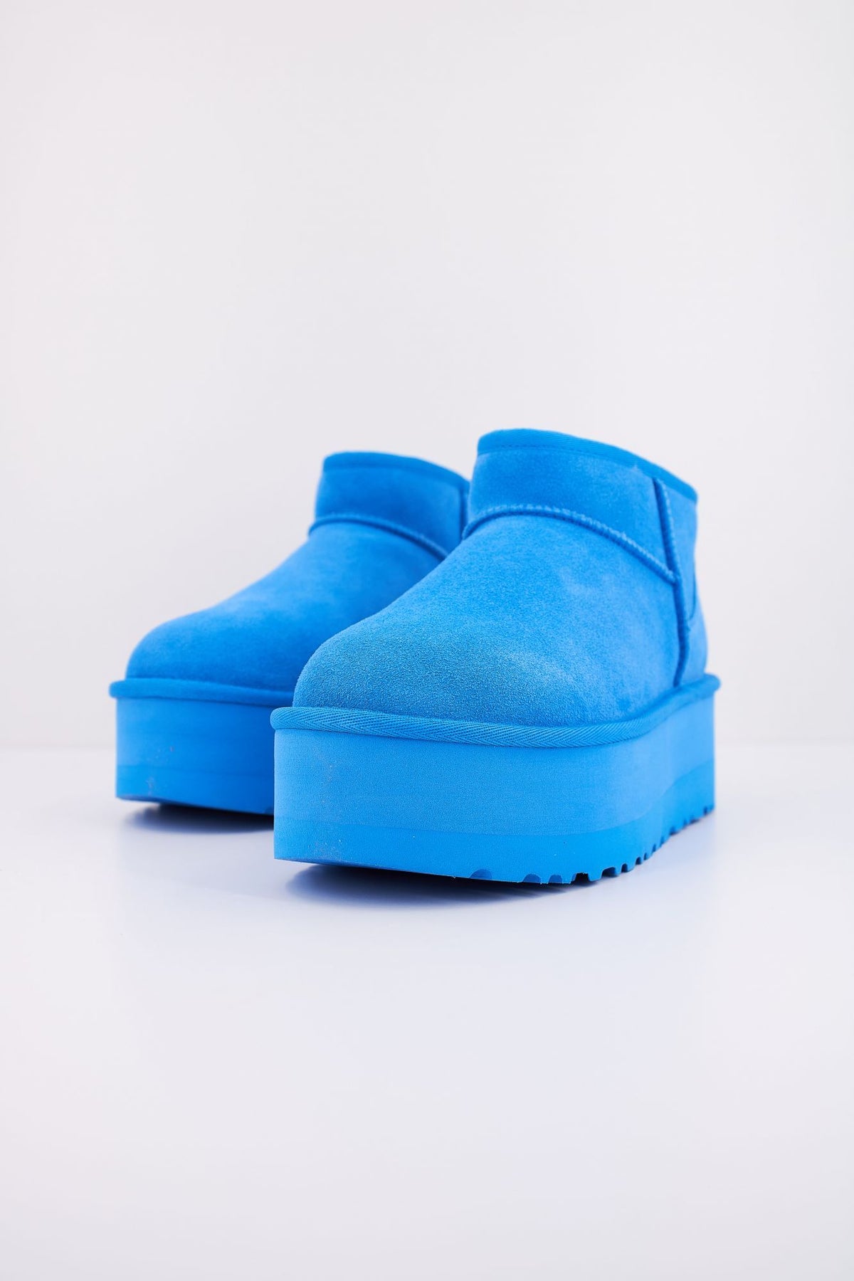 UGG CLASSIC ULTRA MINI PLATFORM 1135092U en color AZUL (2)