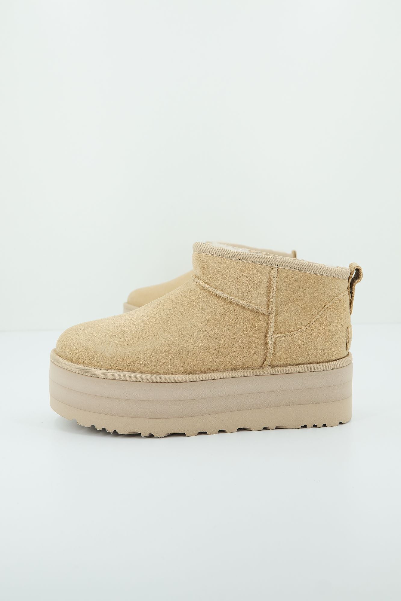 UGG W CLASSIC ULTRA MINI PLATF en color MARRON (1)