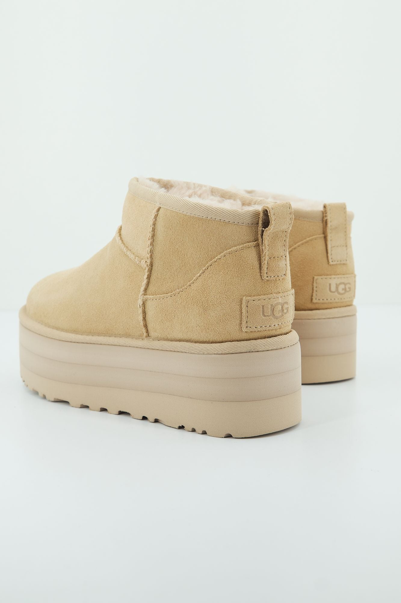 UGG W CLASSIC ULTRA MINI PLATF en color MARRON (3)