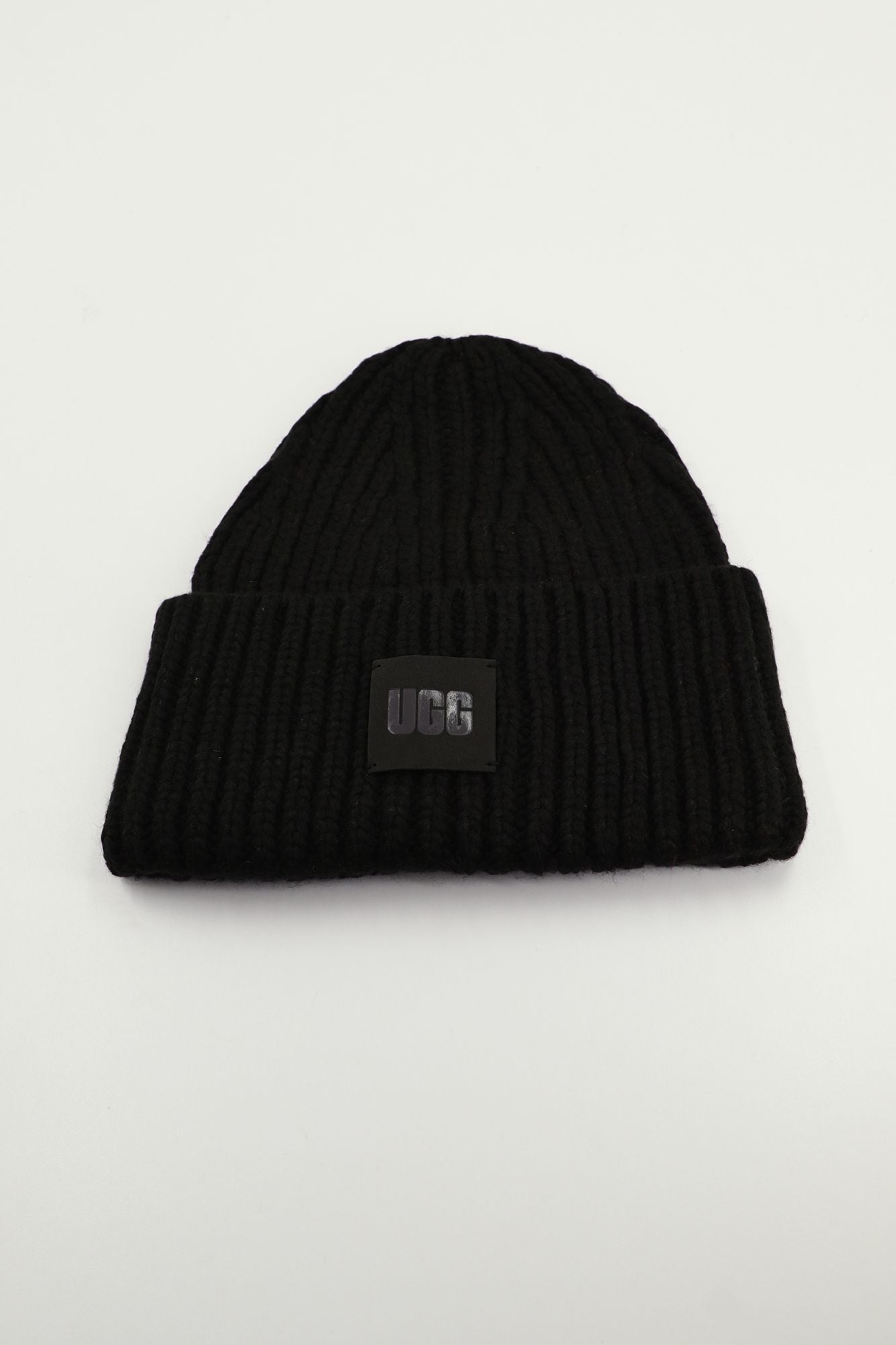 UGG CHUNKY RIB KNIT SCARF en color NEGRO (1)