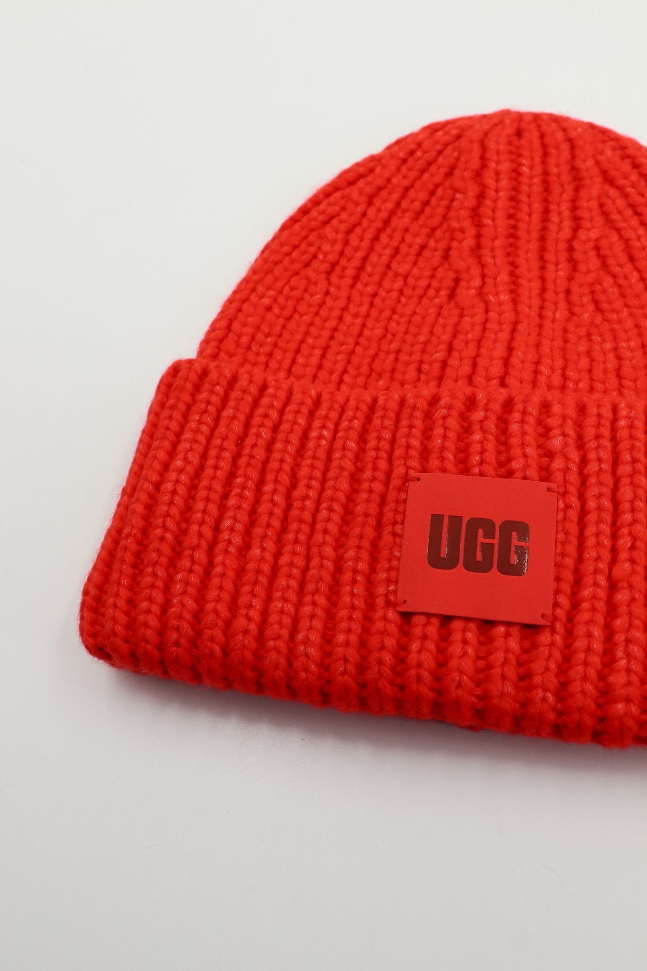 UGG  CHUNKY RIB KNIT SCARF en color ROJO (4)