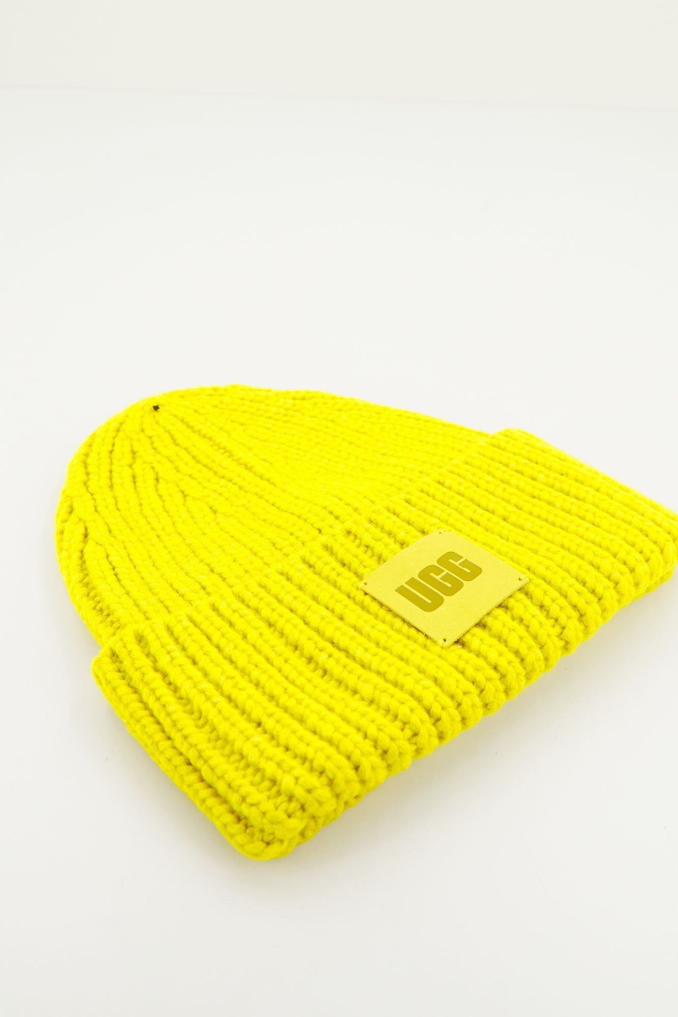 UGG  CHUNKY RIB KNIT SCARF en color AMARILLO (3)
