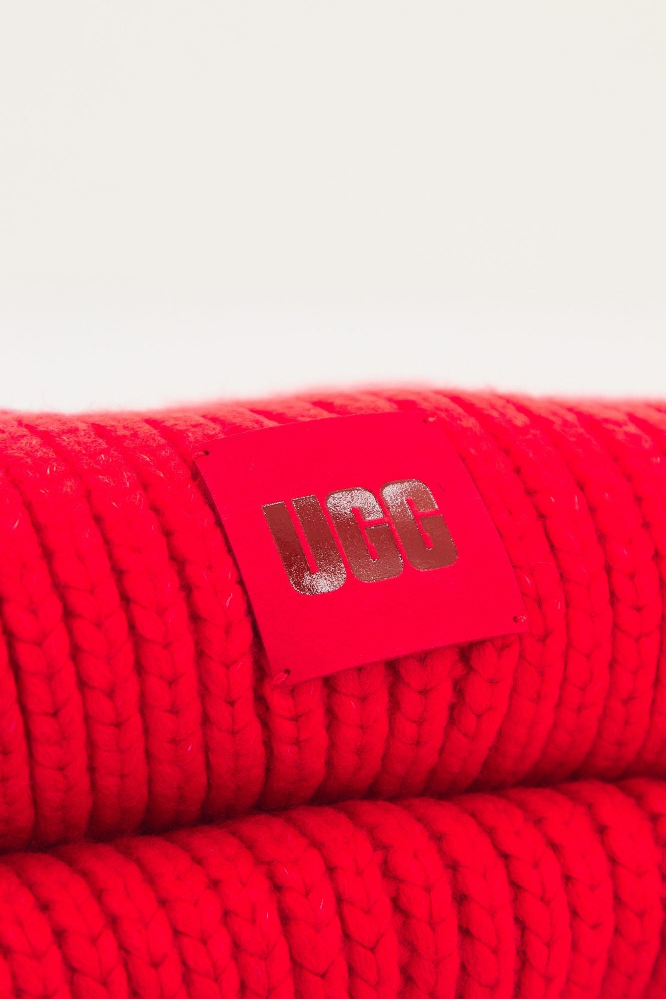 UGG  CHUNKY RIB KNIT SCARF en color ROJO (4)