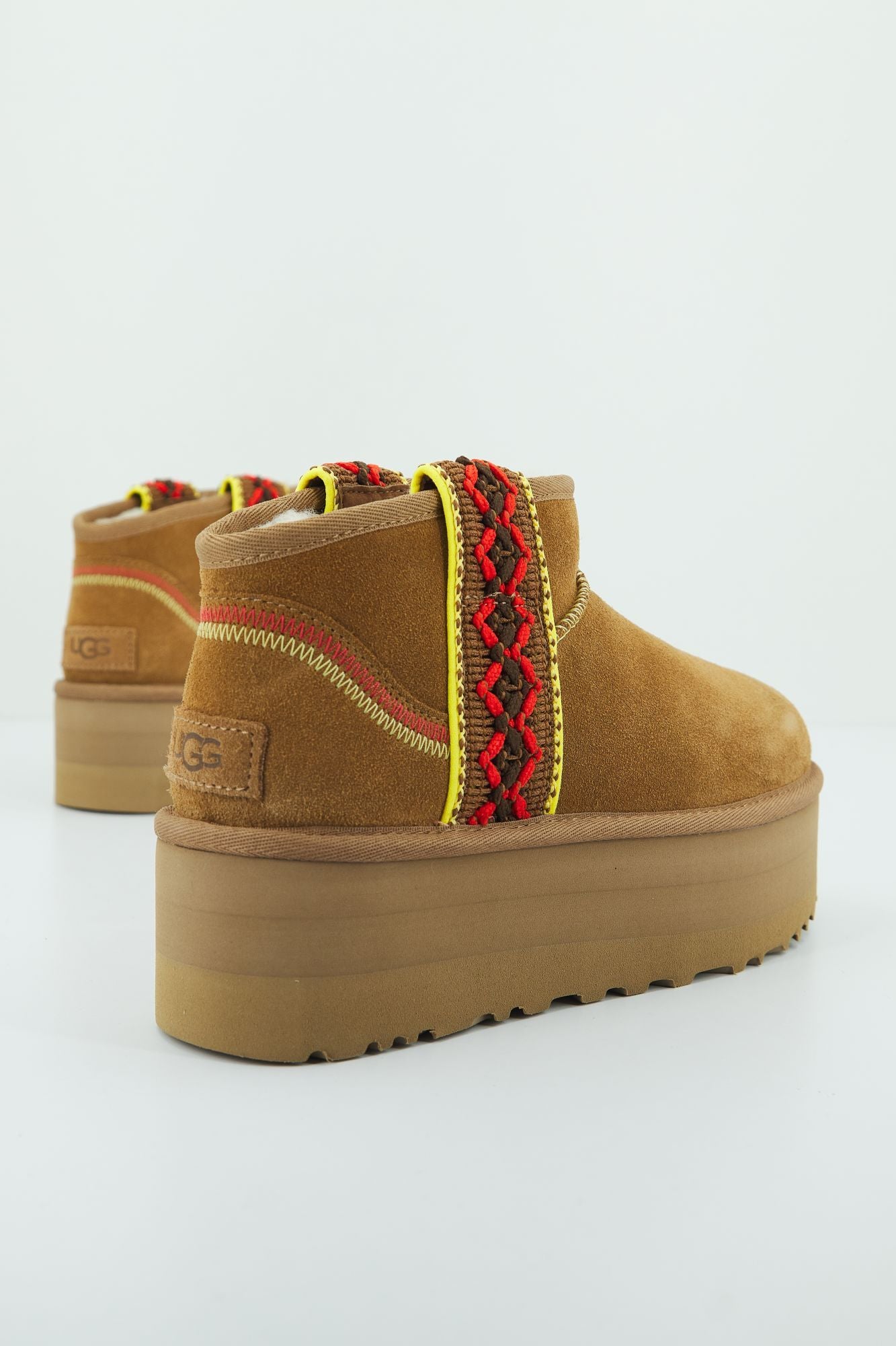 UGG W CLASSIC ULTRA MINI BRAID en color MARRON (2)