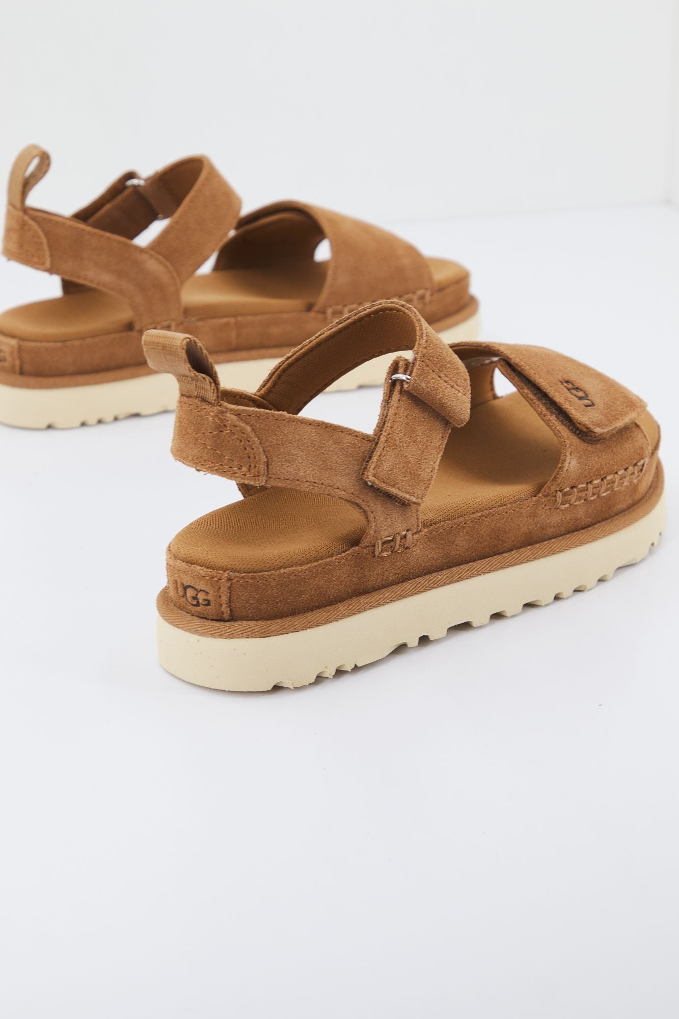 UGG Goldenstar en color MARRON (4)