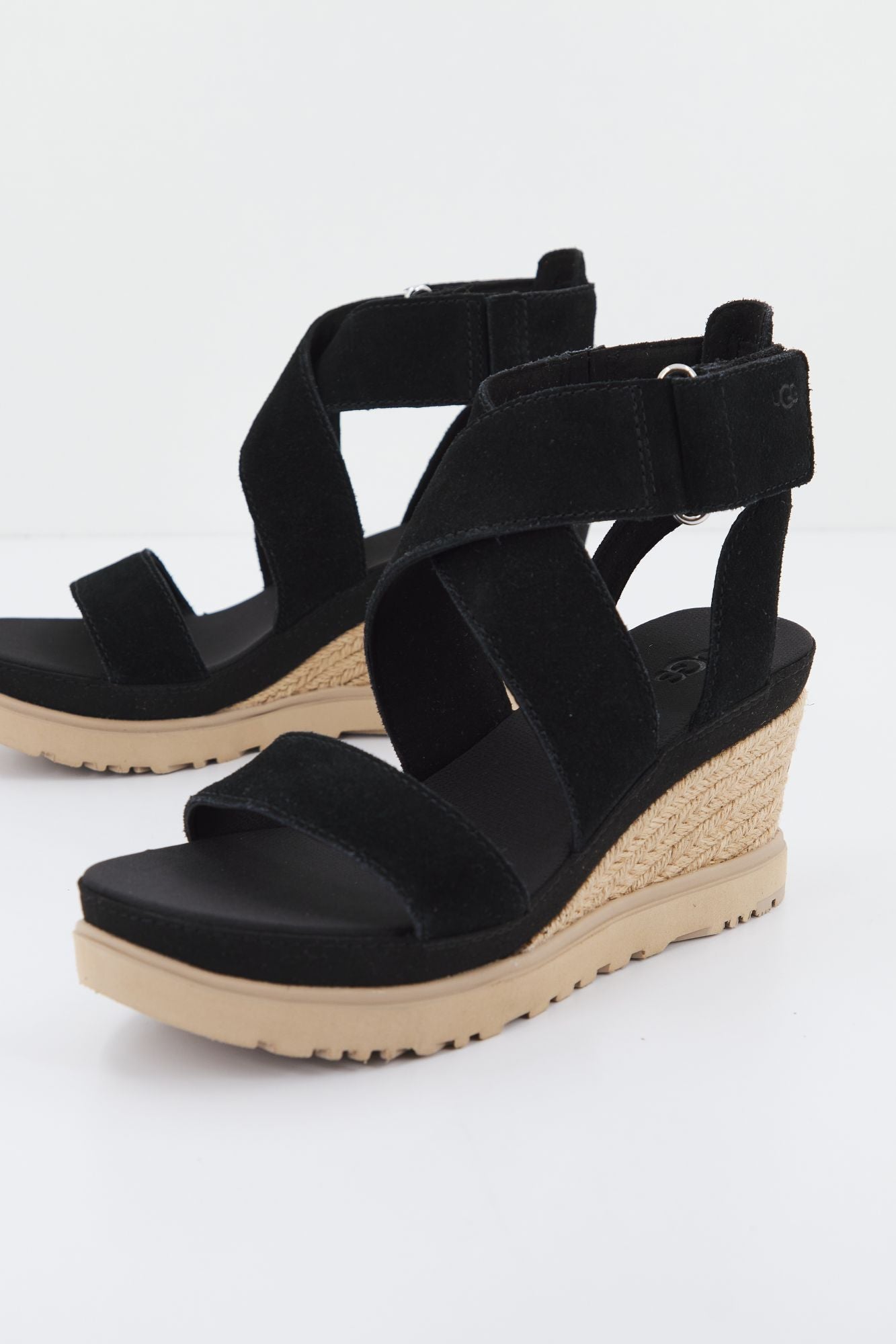 UGG  W  ILEANA ANKLE en color NEGRO (1)