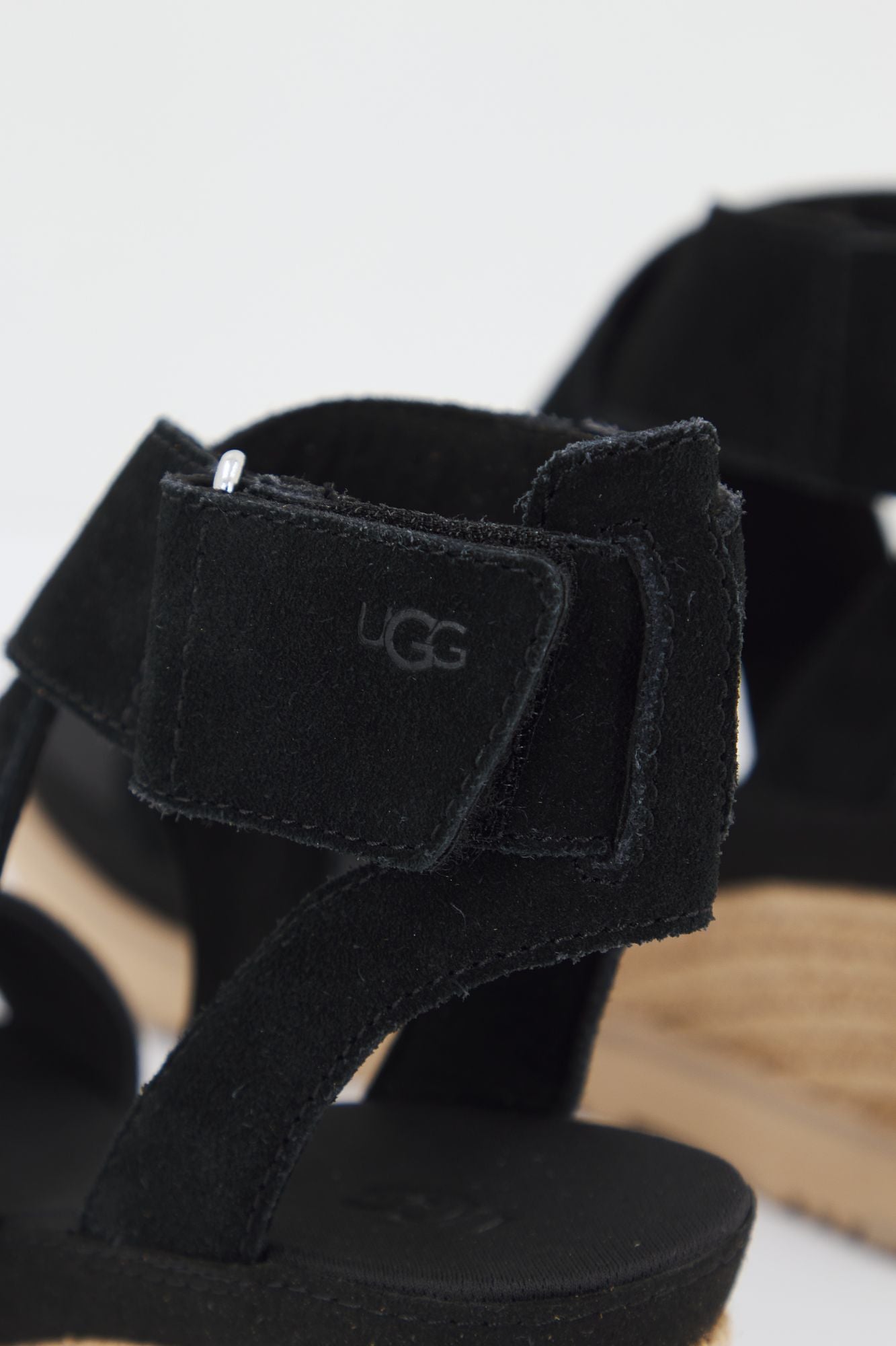 UGG  W  ILEANA ANKLE en color NEGRO (4)