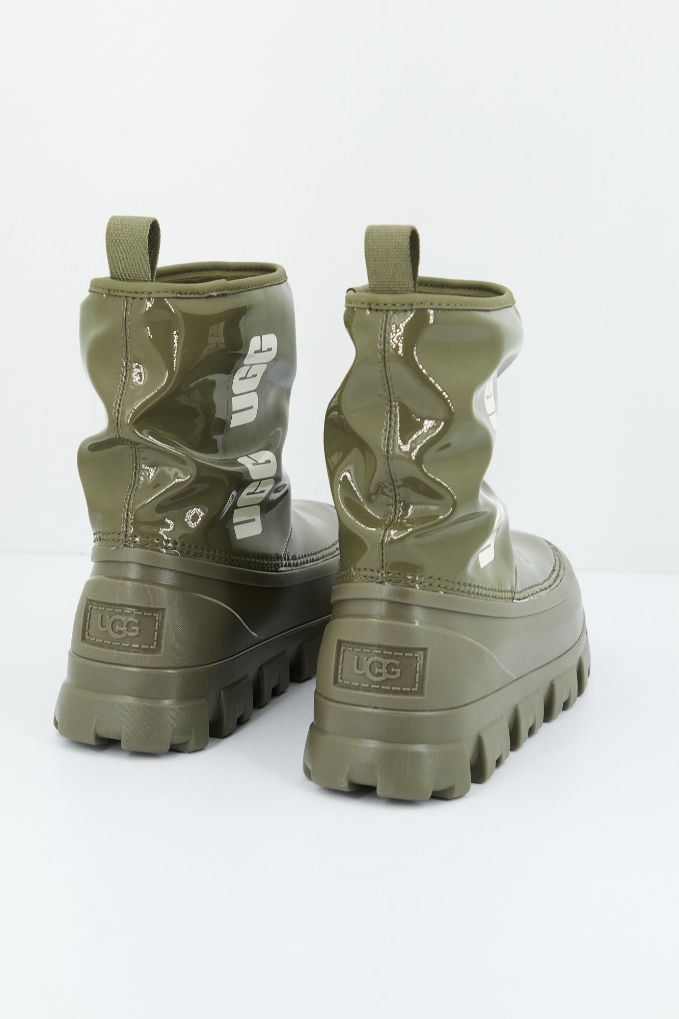 UGG W CLASSIC BRELLAH MINI en color VERDE (4)