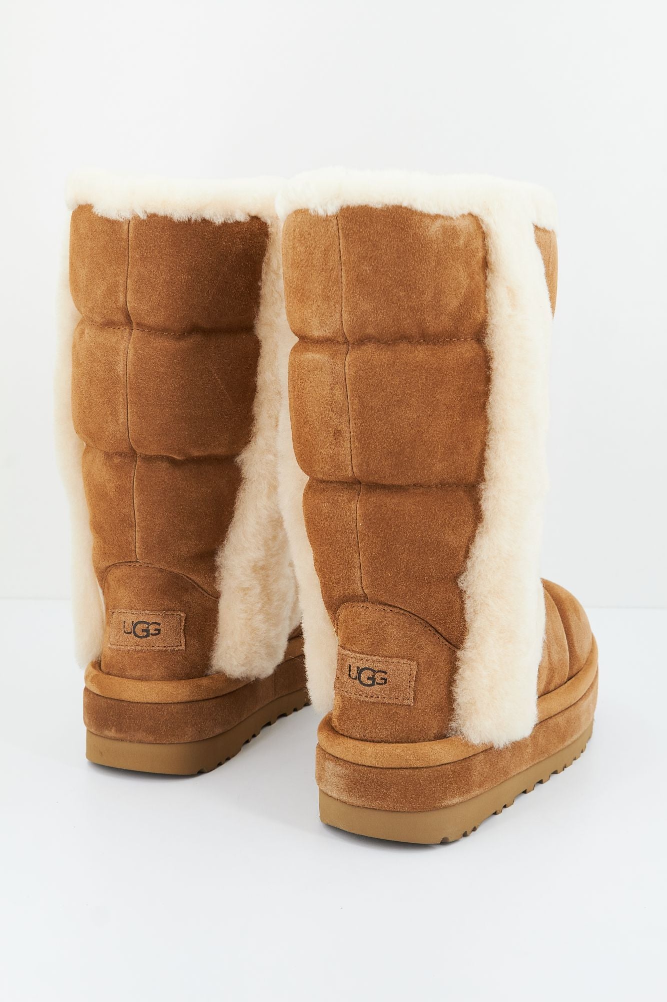 UGG W CLASSIC CLOUDPEAK TALL en color MARRON (4)