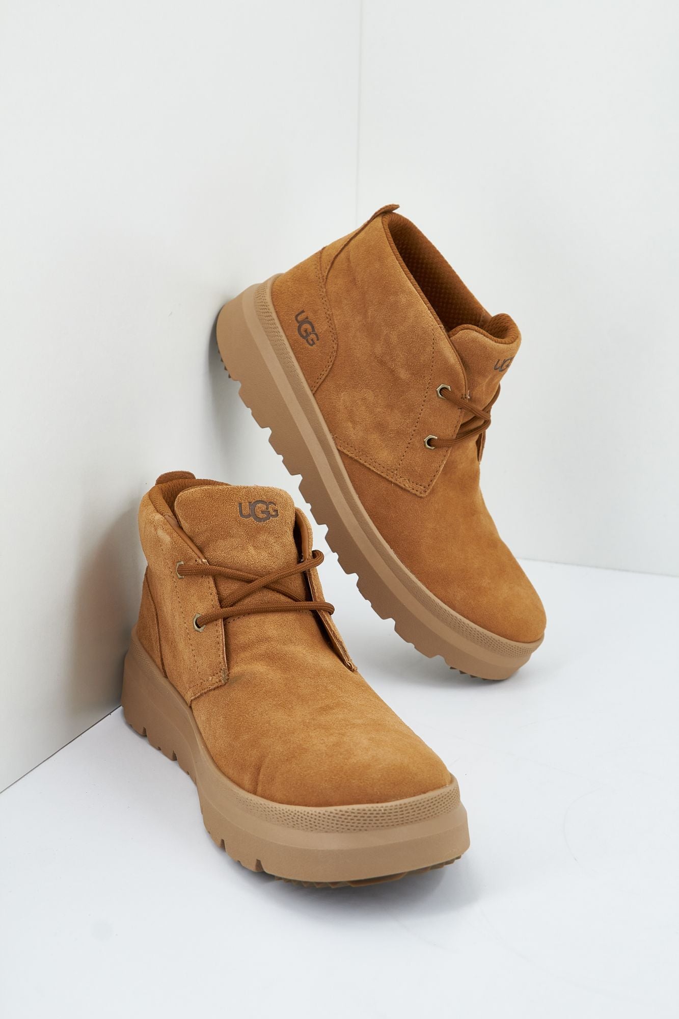 UGG M BURLEIGH CHUKKA en color MARRON (1)