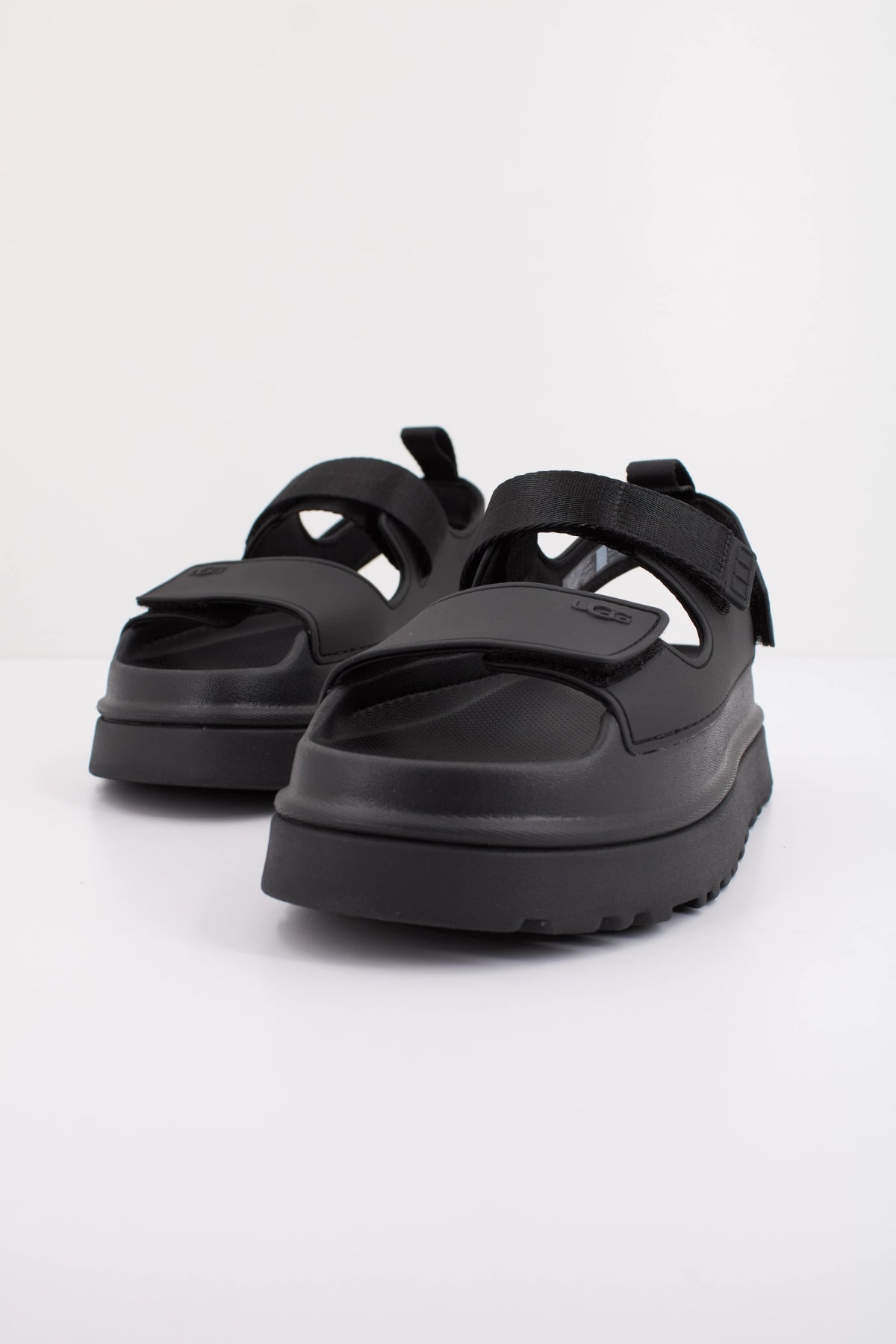 UGG W GOLDENGLOW en color NEGRO (2)