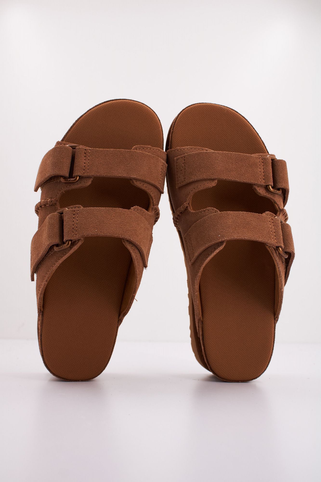 UGG W GOLDENSTAR HI SLIDE en color MARRON CLARO (3)