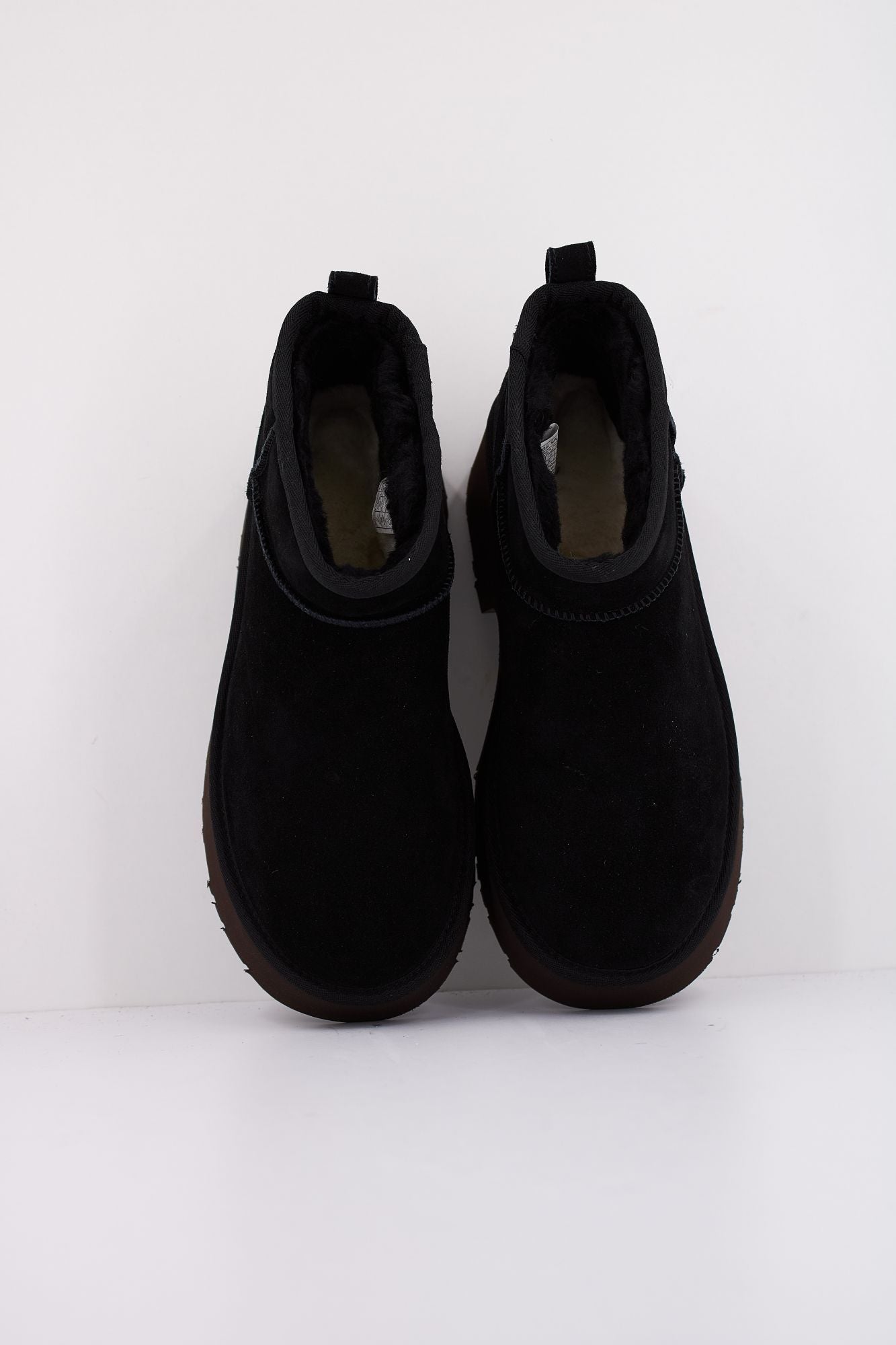 UGG CLASSIC ULTRA MINI NEW H en color NEGRO (3)