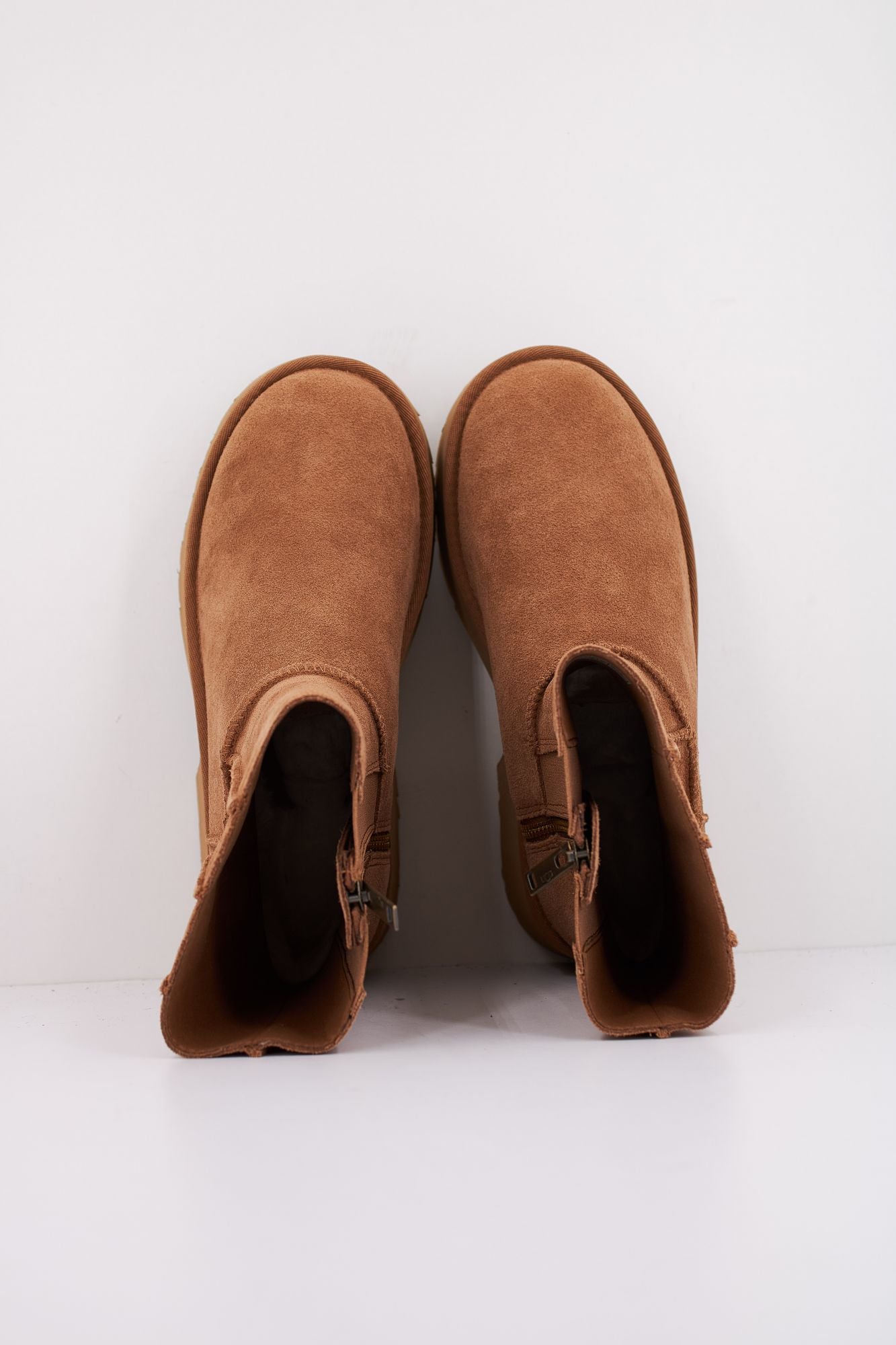 UGG W CLASSIC TWIN SEAM NEW HE en color MARRON (3)