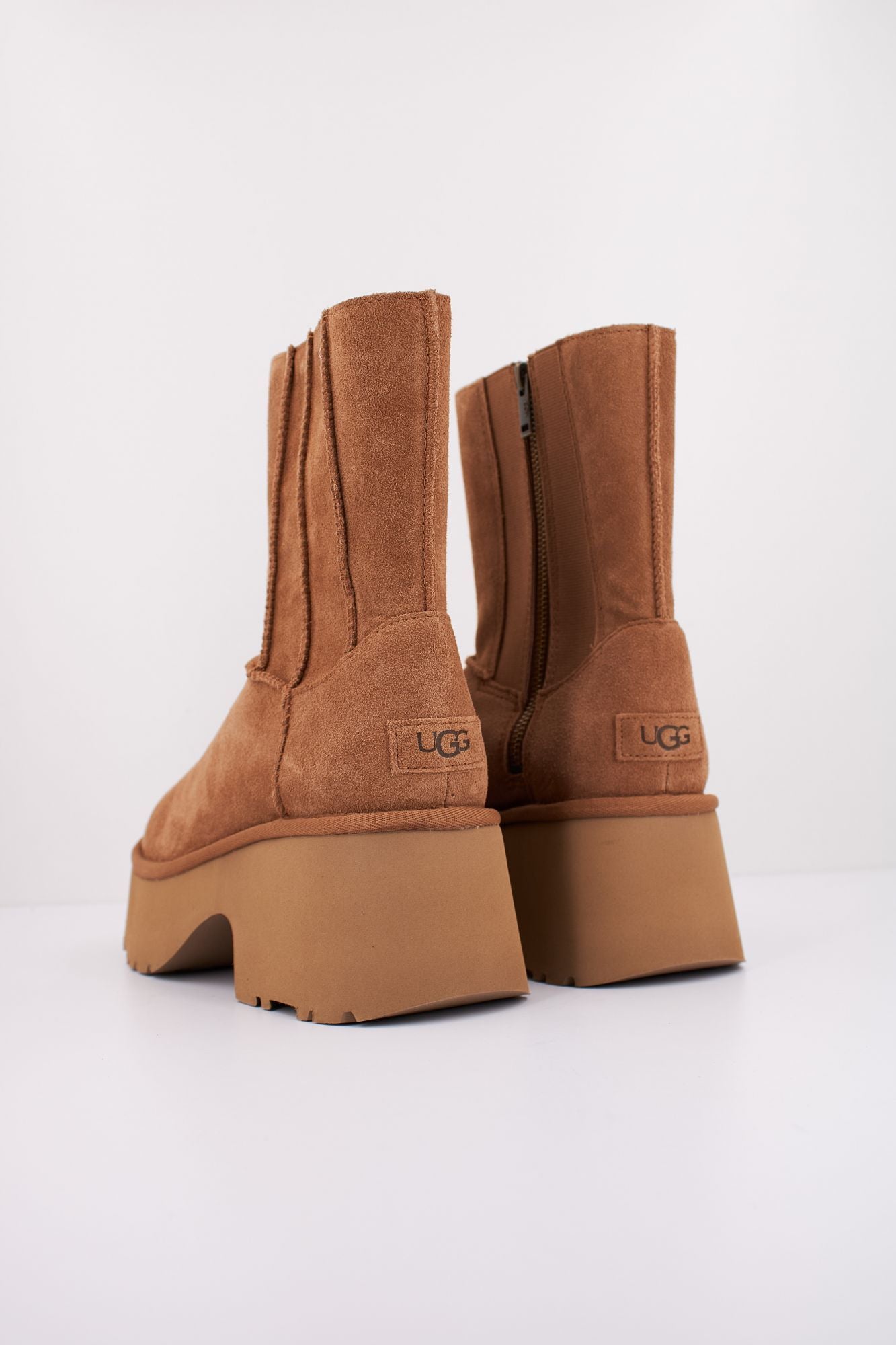 UGG W CLASSIC TWIN SEAM NEW HE en color MARRON (4)