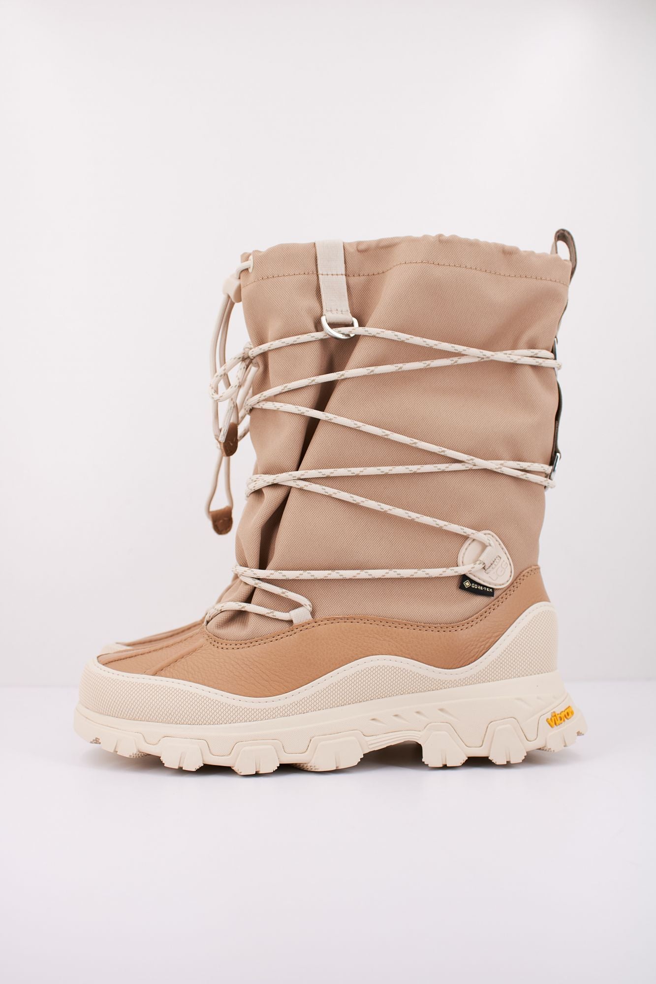 UGG W METROPEAK en color MARRON (1)