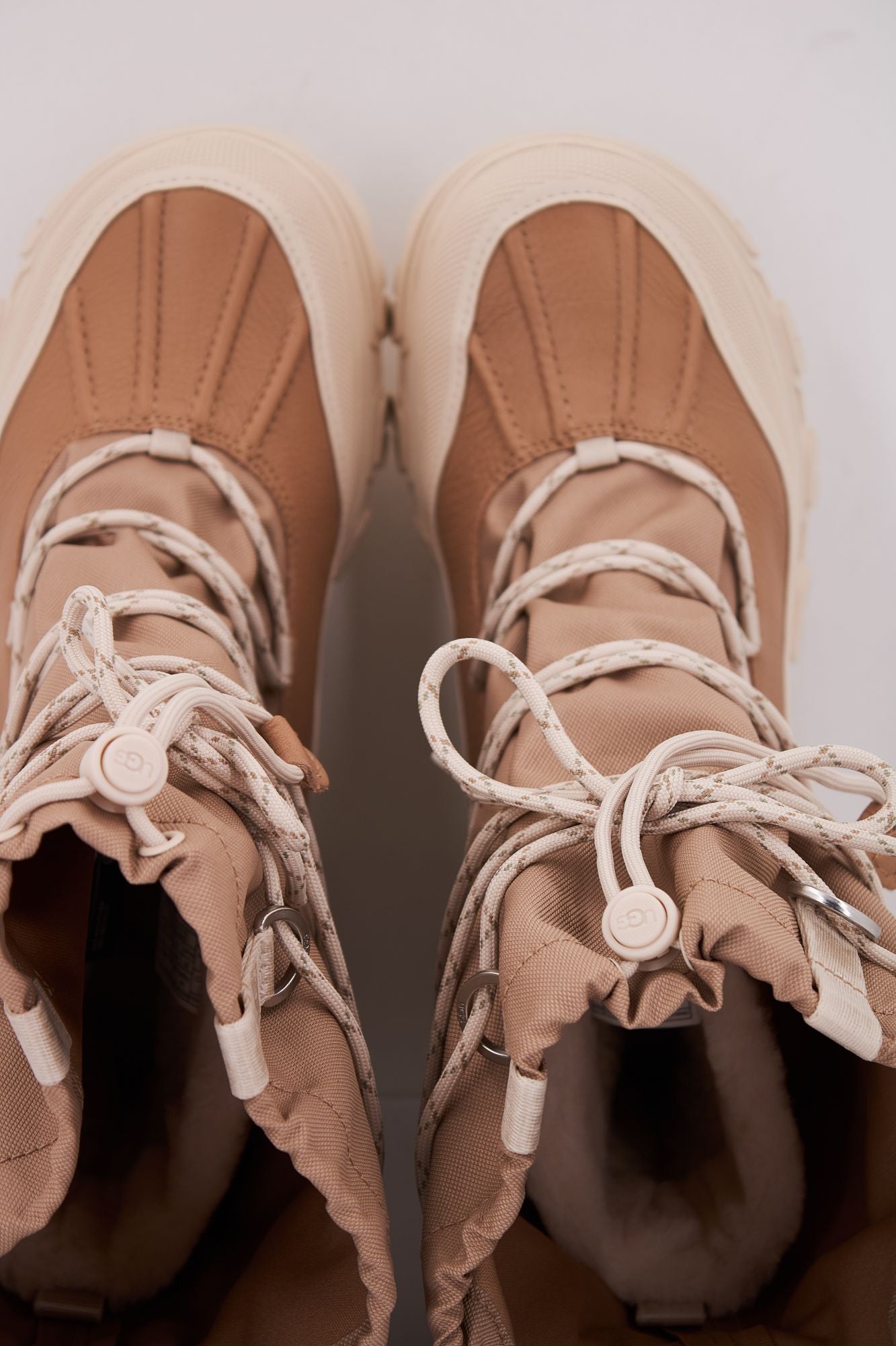 UGG W METROPEAK en color MARRON (3)