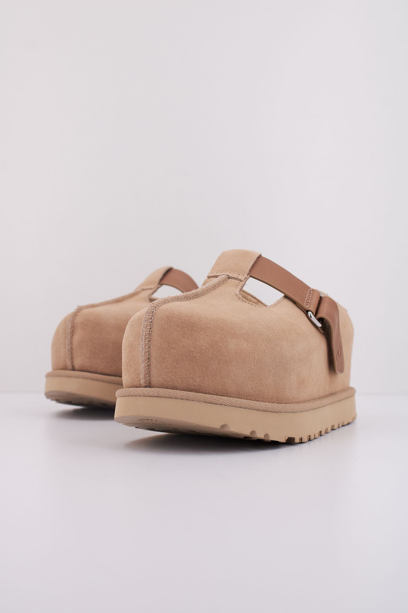 UGG W GOLDENSTAR HI CLOG en color MARRON CLARO (2)