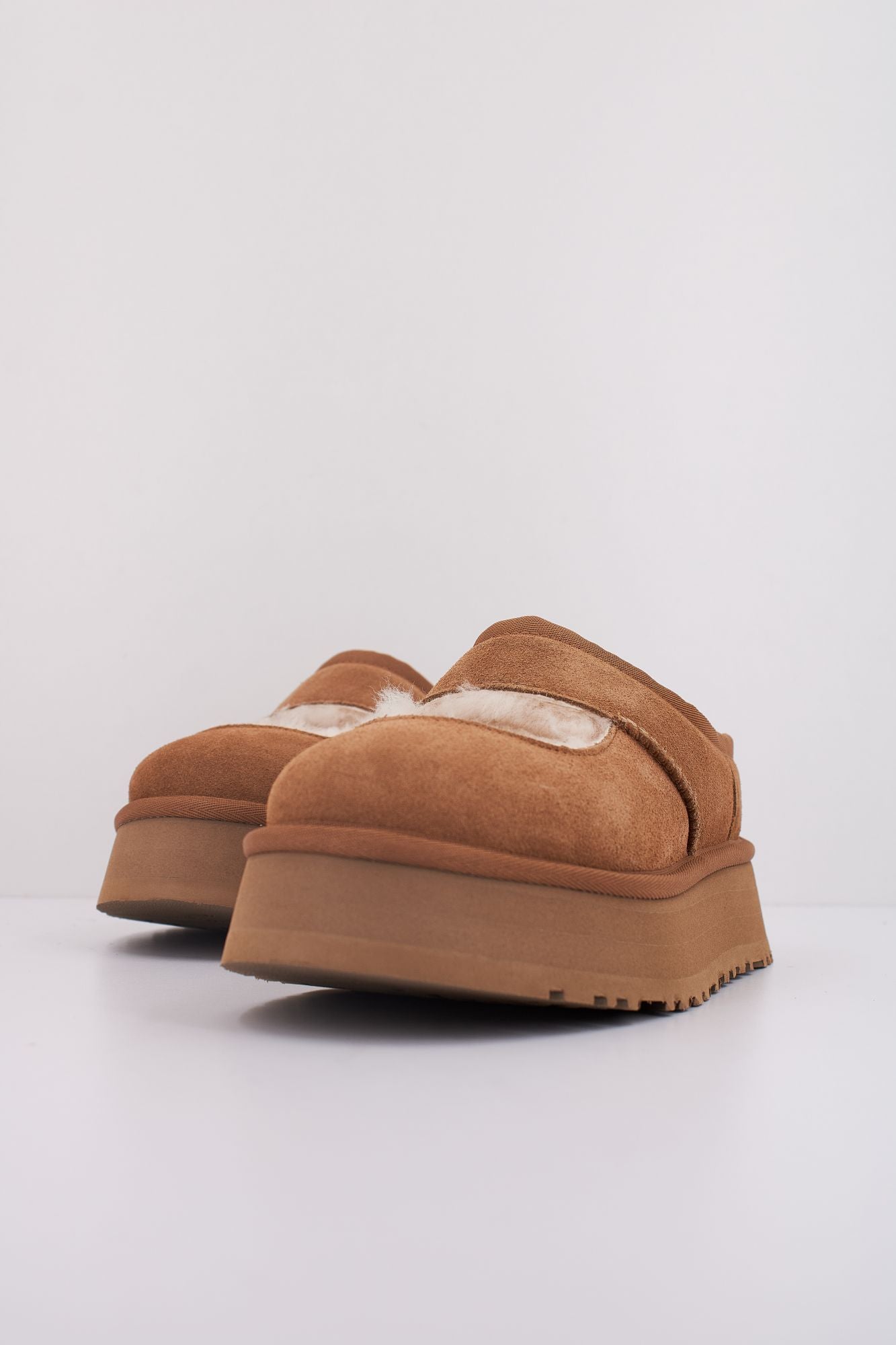 UGG W BEA MARY JANE en color MARRON (2)